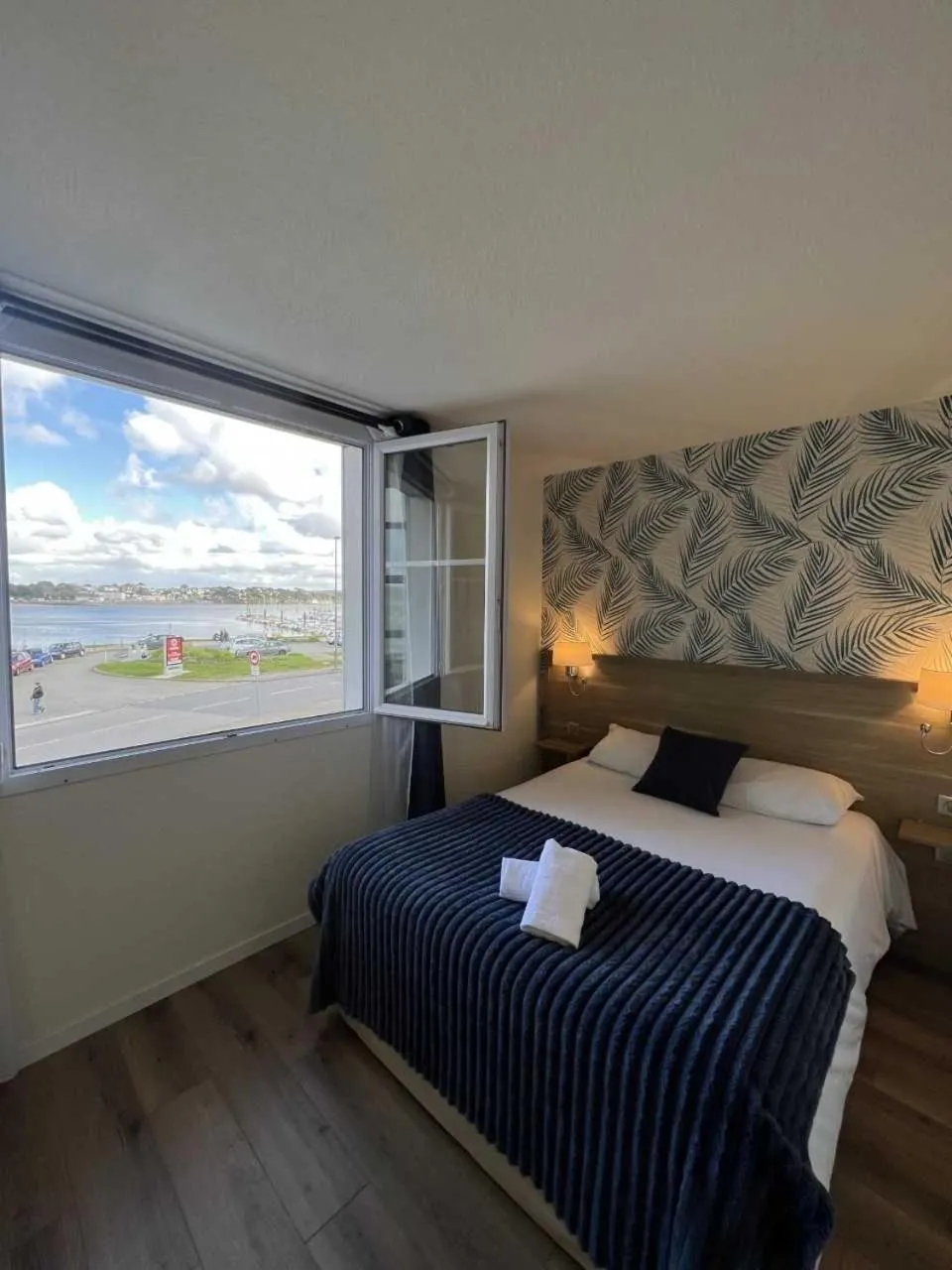 Double Room with Sea View in Couett'Hôtel Brest