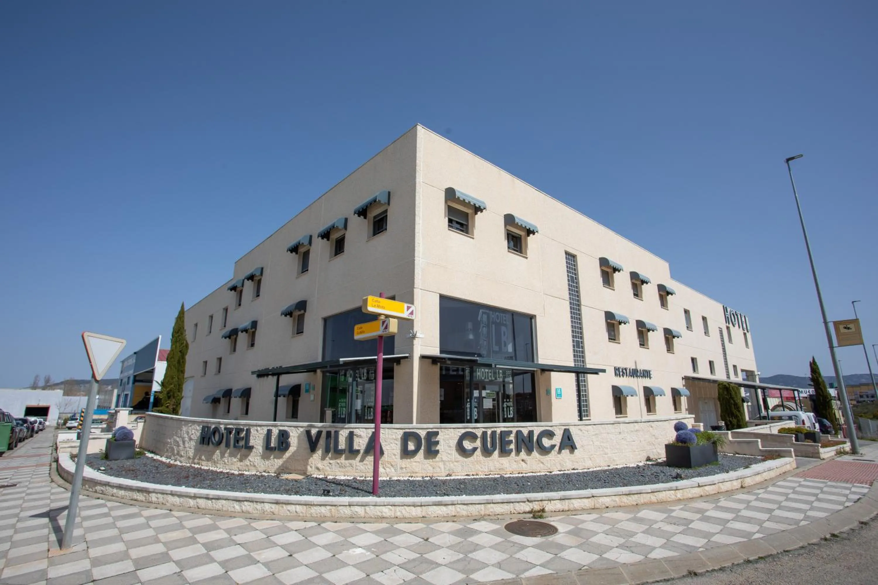 Property building in Hotel LB Villa De Cuenca