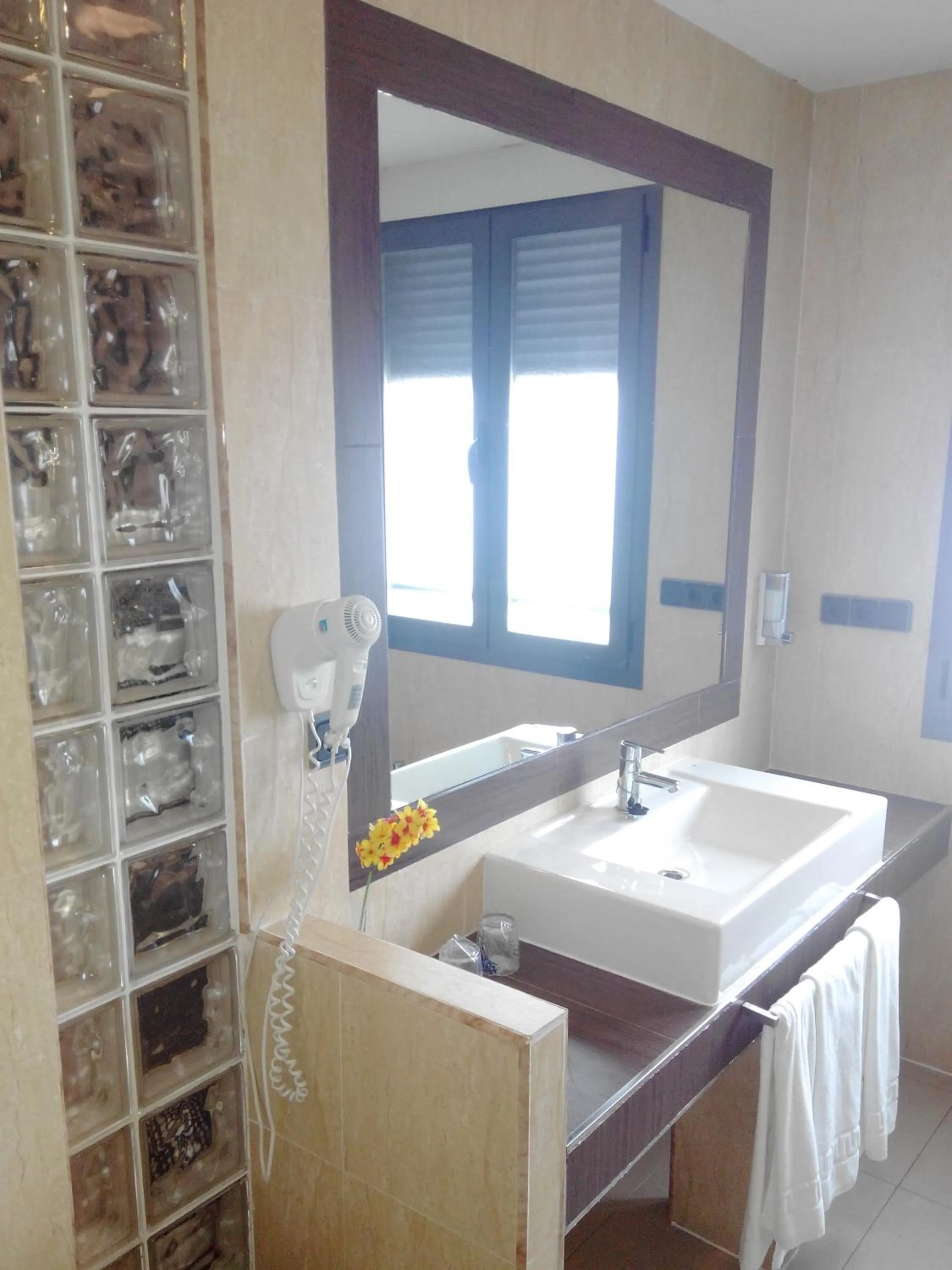 Bathroom in Hotel LB Villa De Cuenca