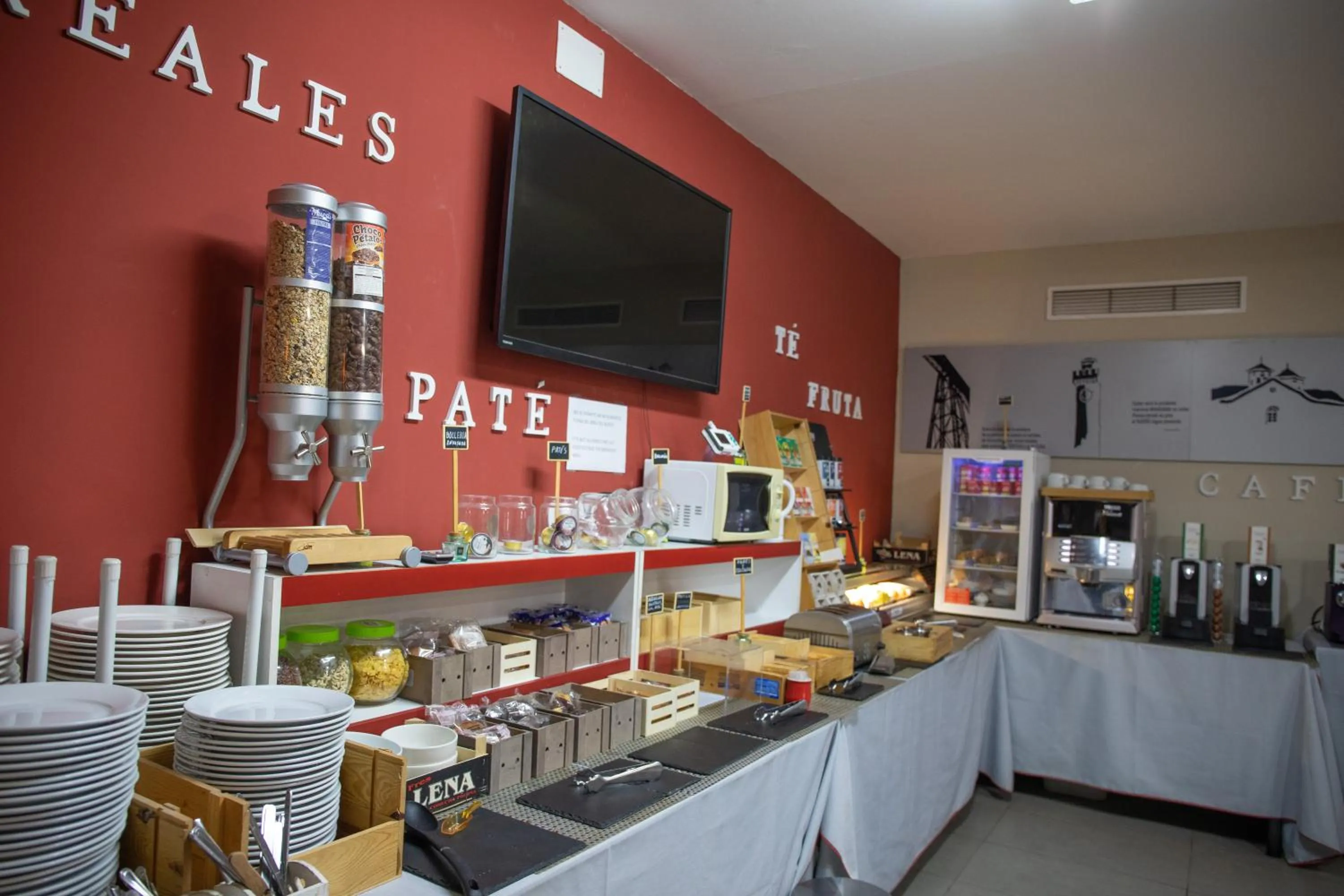 Buffet breakfast in Hotel LB Villa De Cuenca