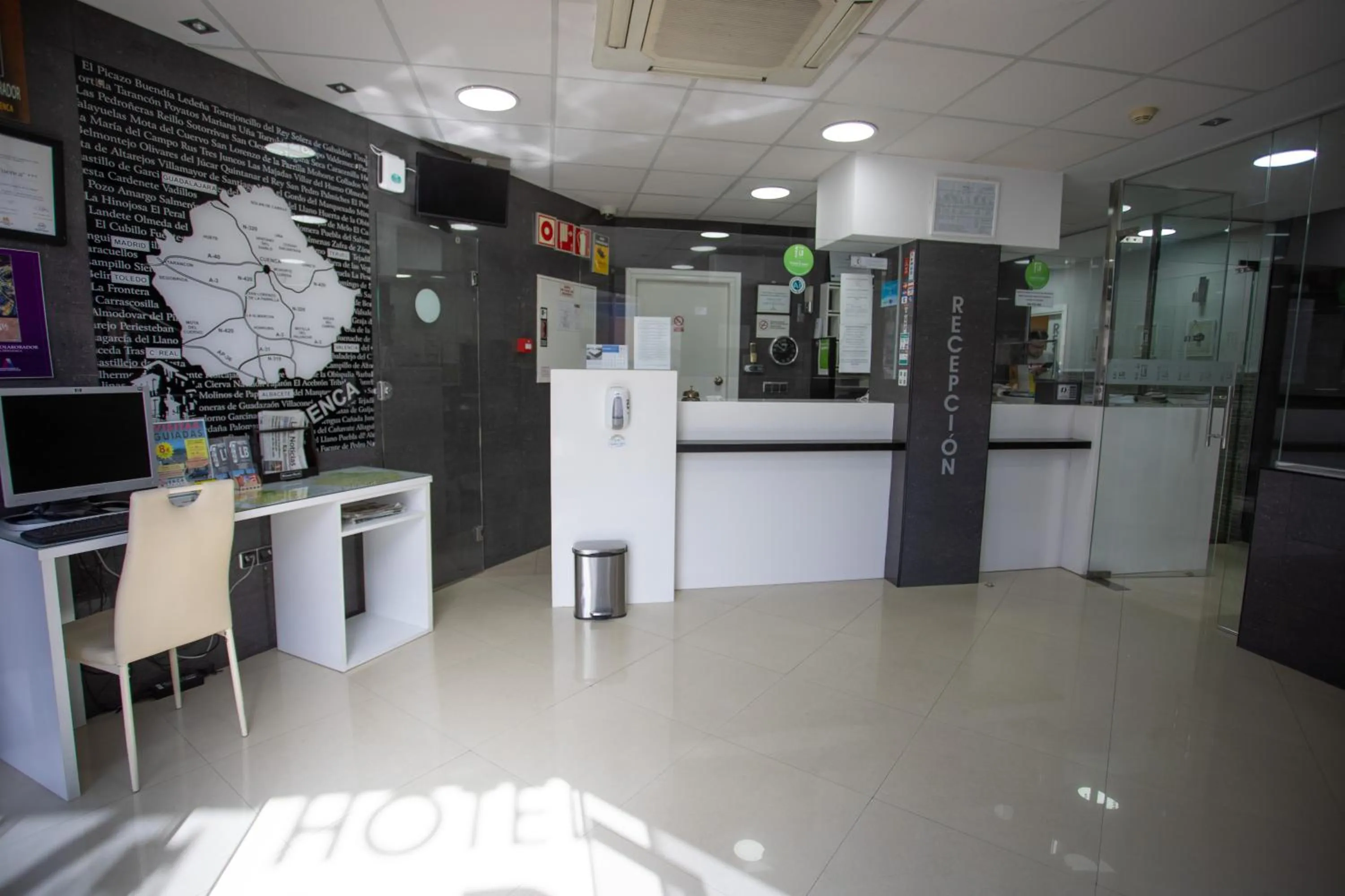 Lobby or reception in Hotel LB Villa De Cuenca