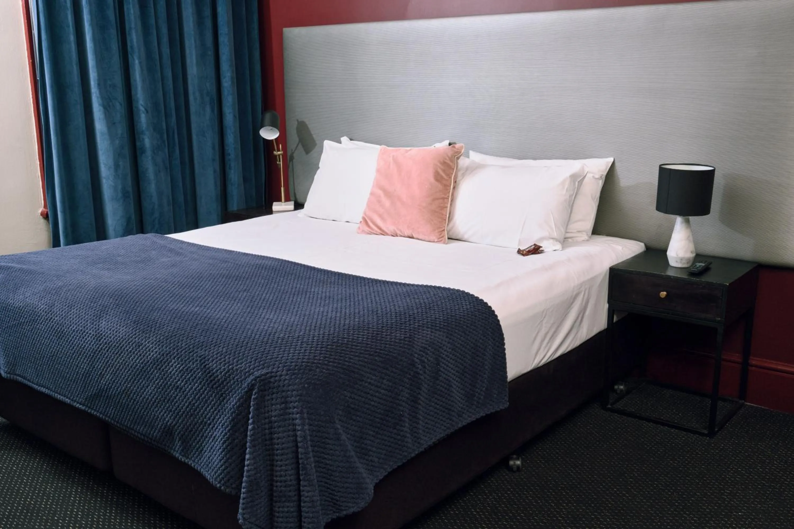 Bed in The Stirling Arms Hotel