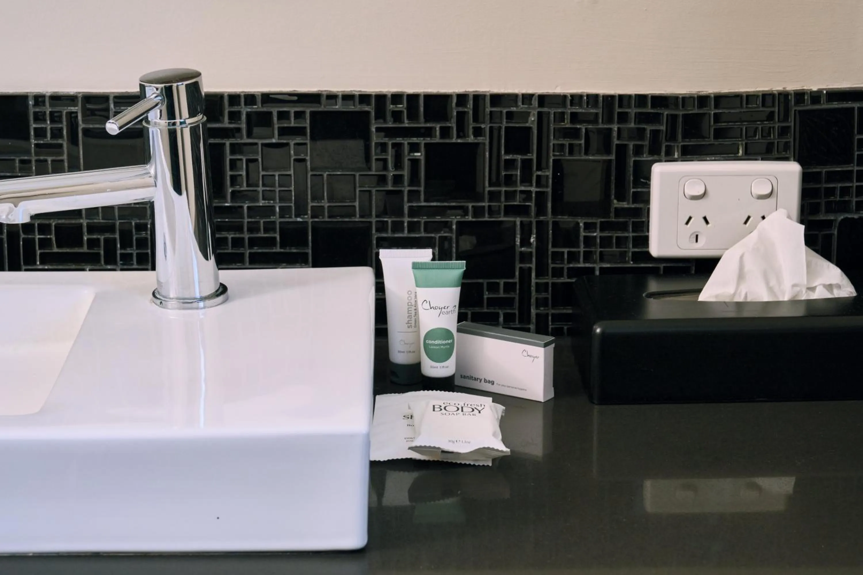 Bathroom in The Stirling Arms Hotel