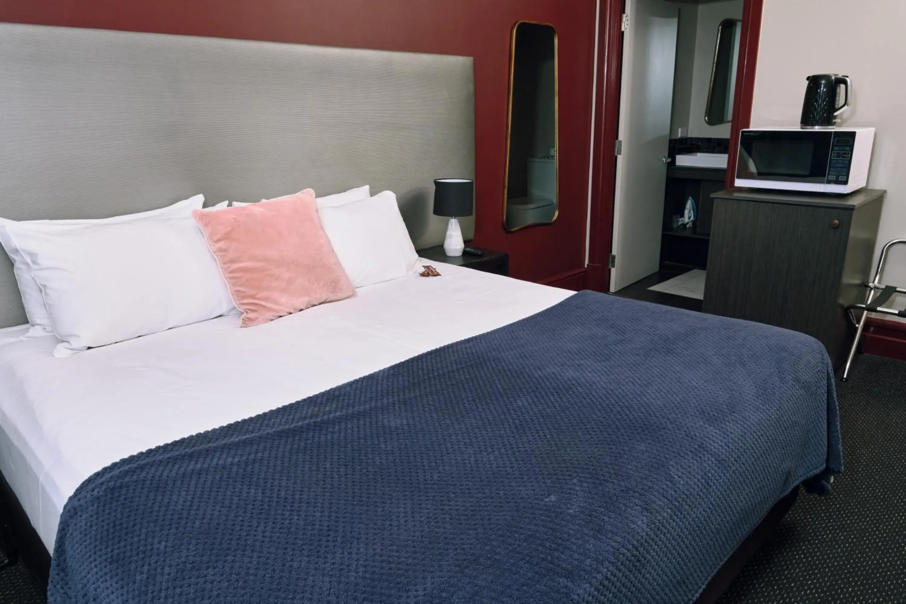 Bedroom, Bed in The Stirling Arms Hotel Bedroom, Bed in The Stirling Arms Hotel