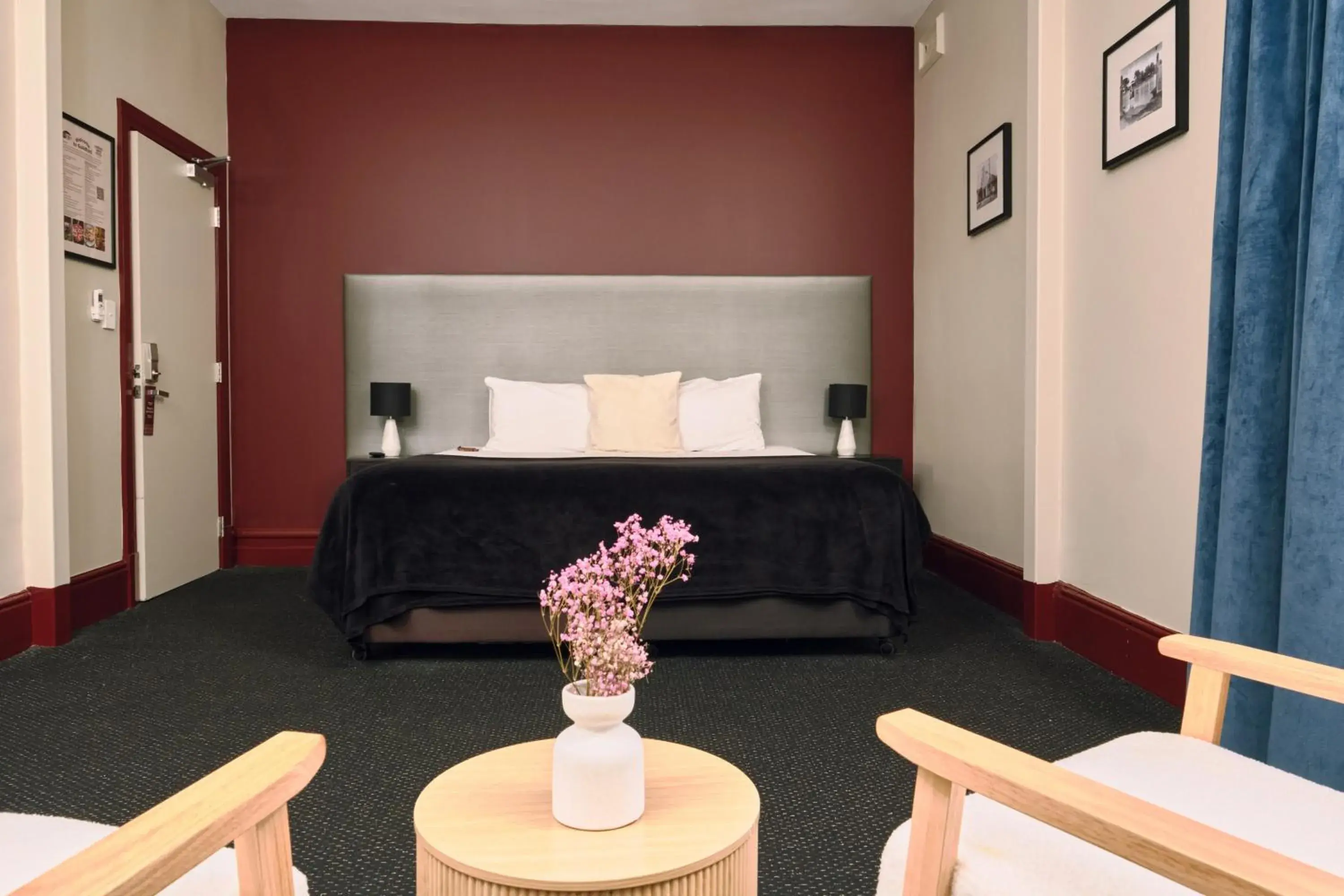 Bed in The Stirling Arms Hotel Bed in The Stirling Arms Hotel