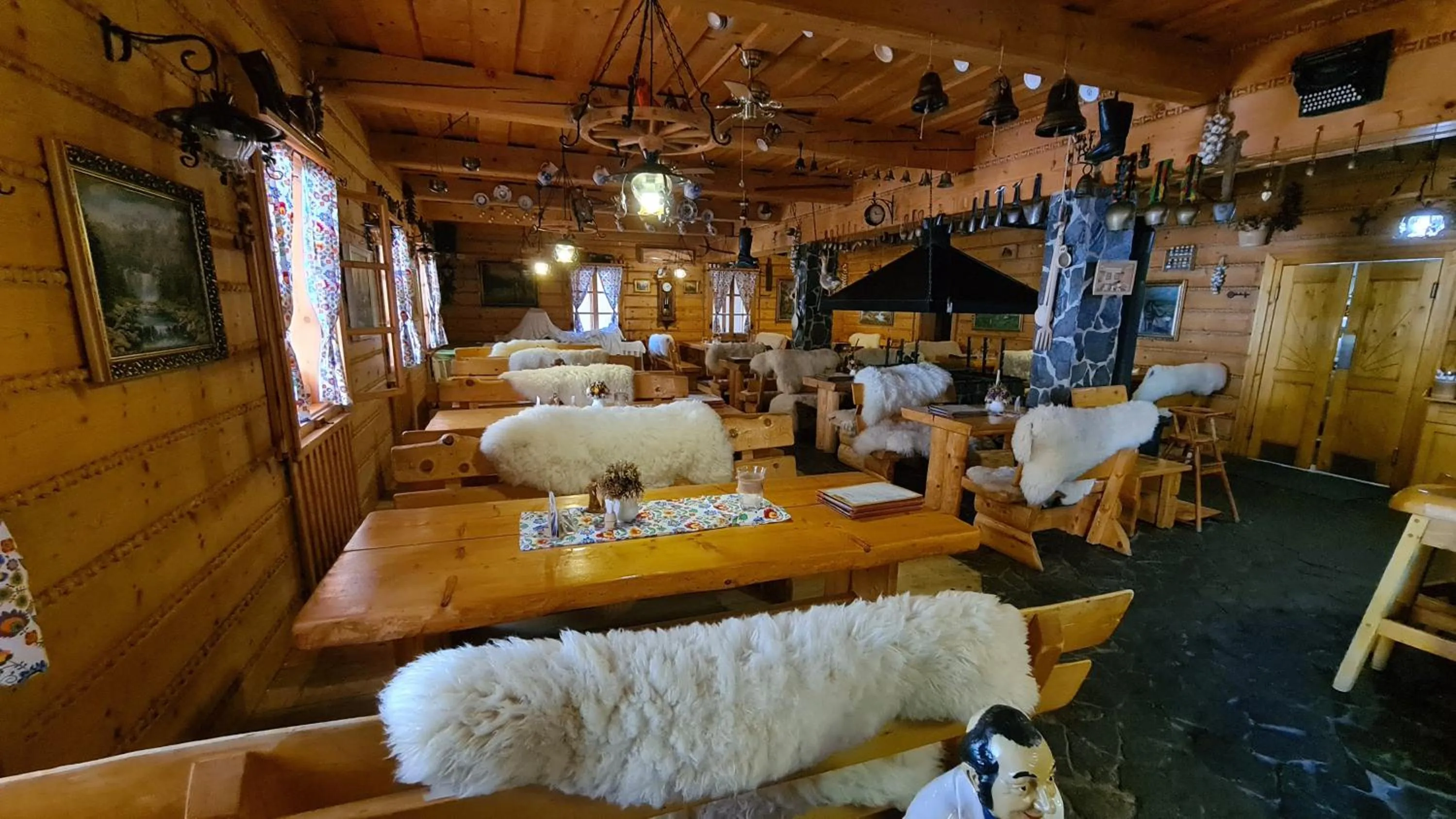 Restaurant/places to eat in Hotel Koliba