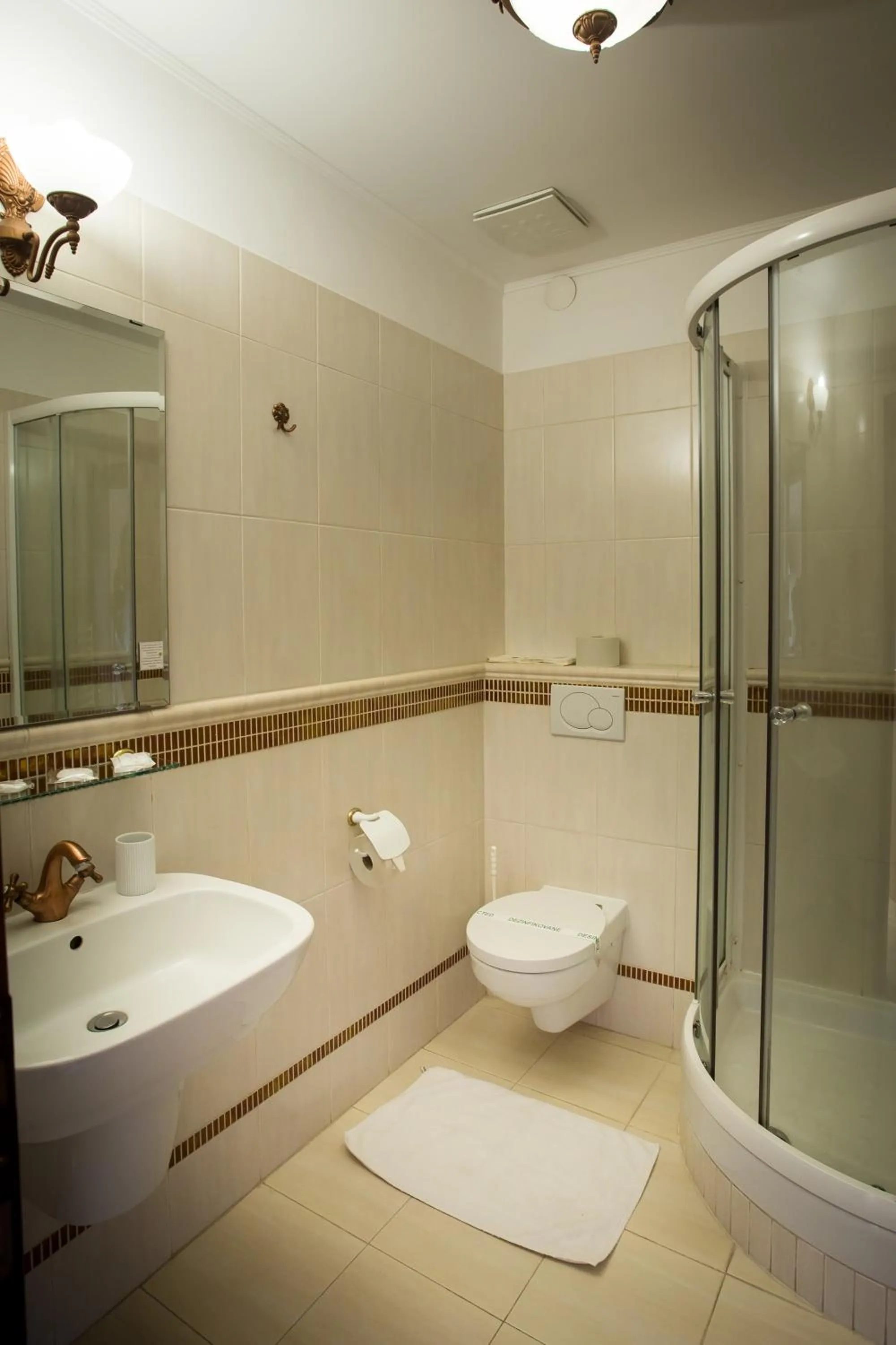 Shower in Hotel Bojnický vínny dom