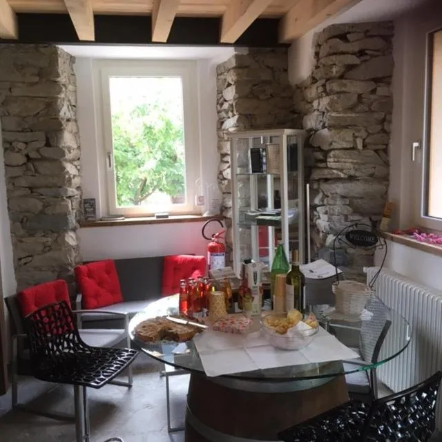 Lobby or reception in Foresteria B&B Vecchiascuola Pianazzola