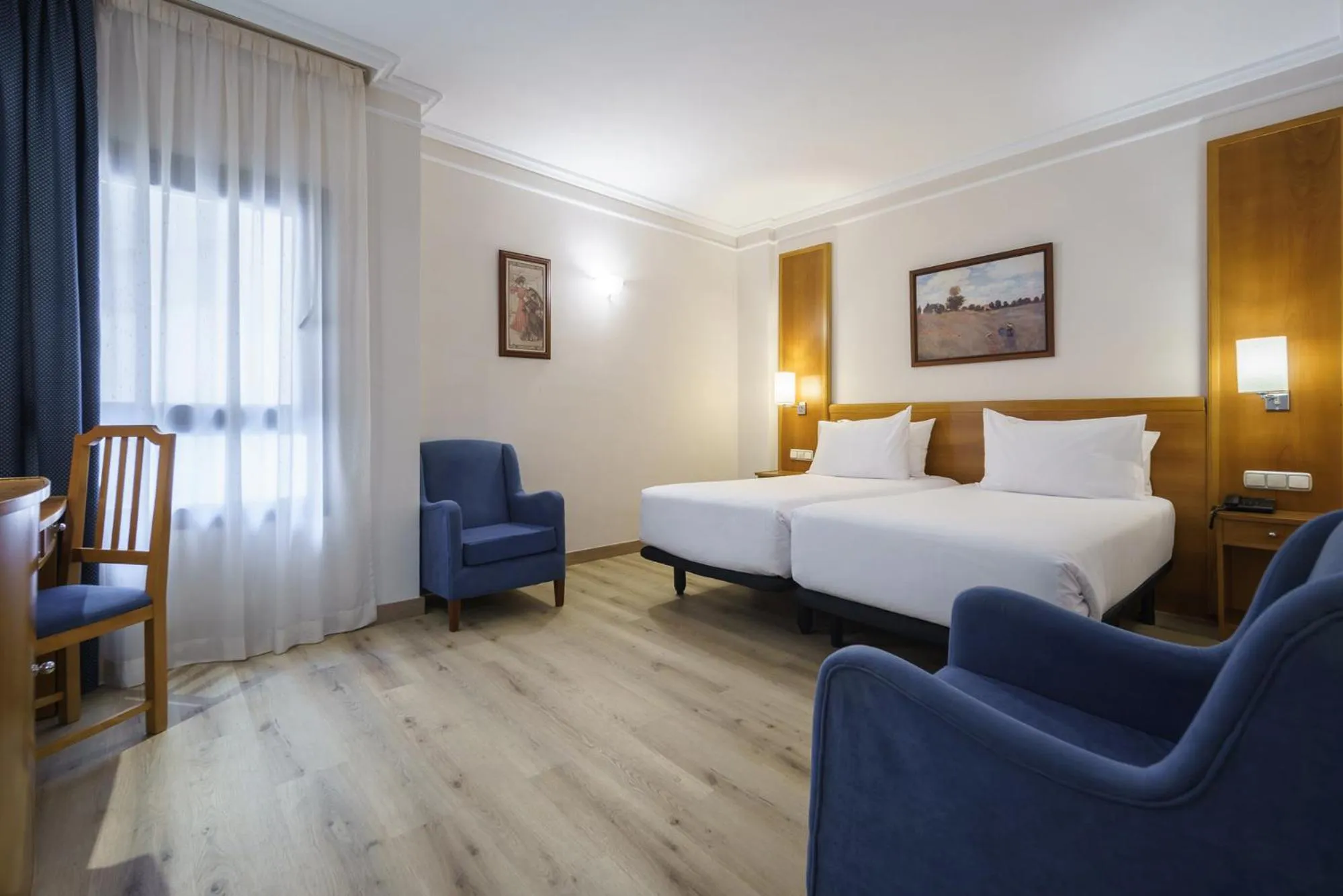 Seating area, Bed in Crisol Almería