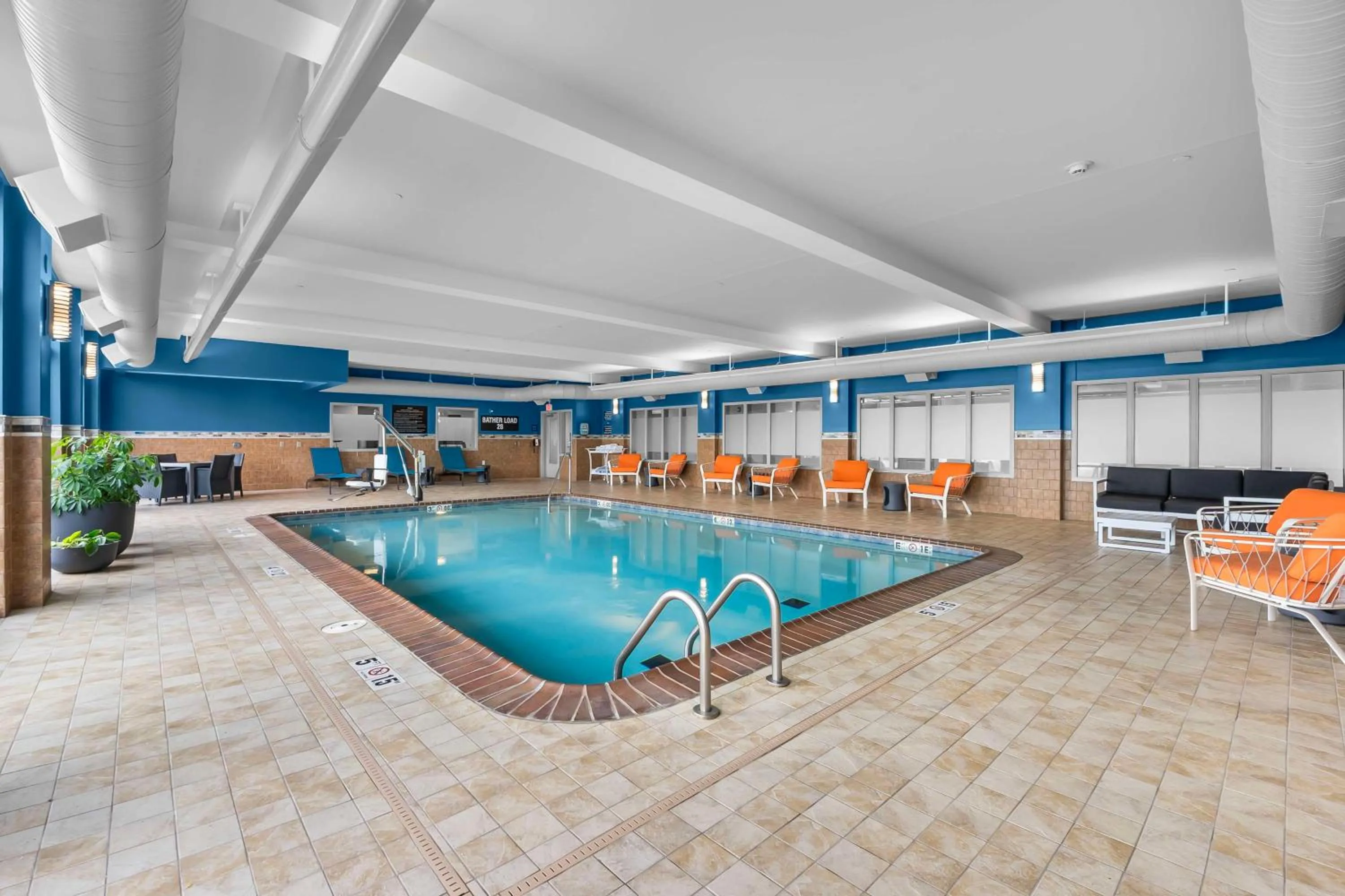 Pool view in Hampton Inn & Suites - Saint Louis South Interstate 55