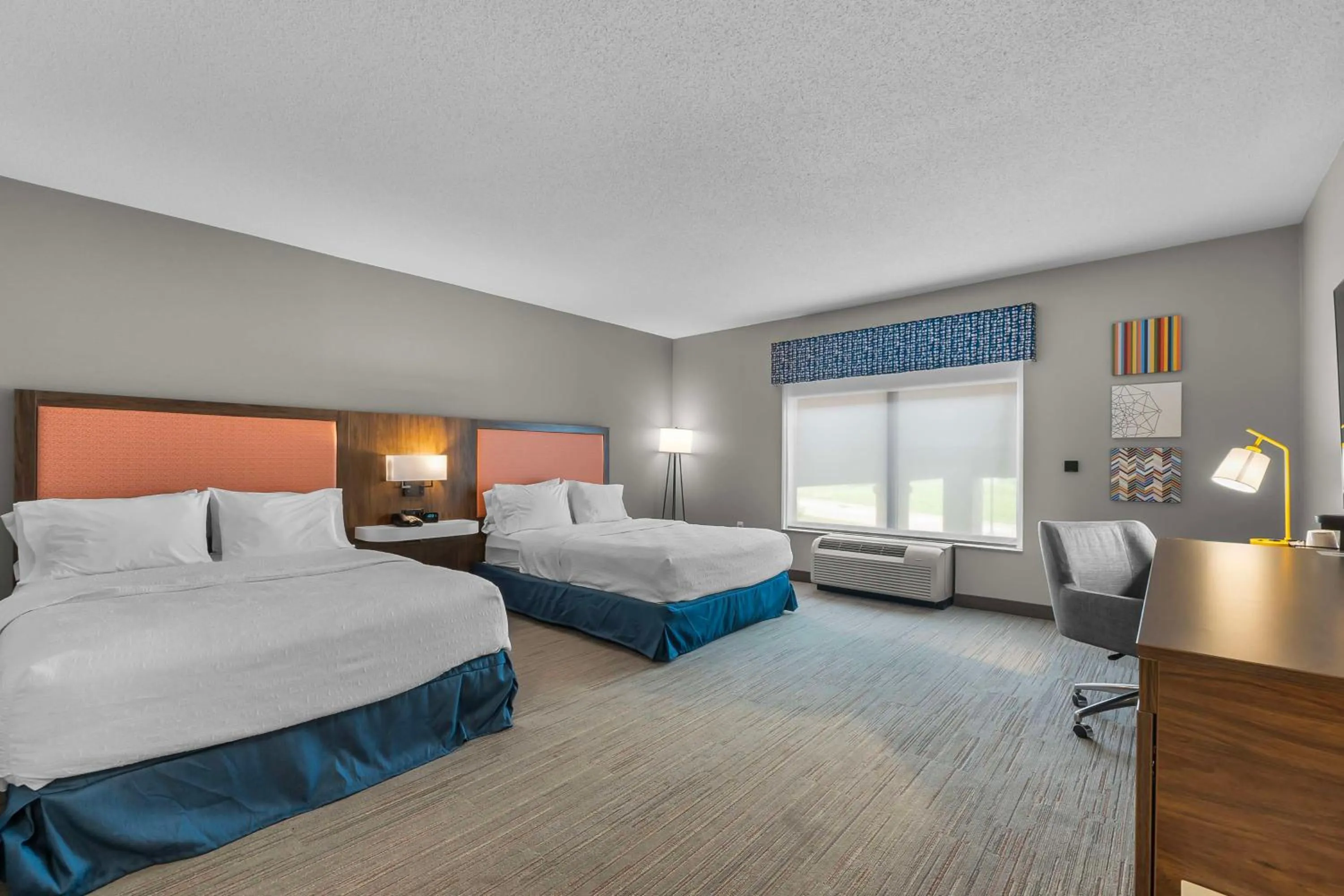 Bed in Hampton Inn & Suites - Saint Louis South Interstate 55