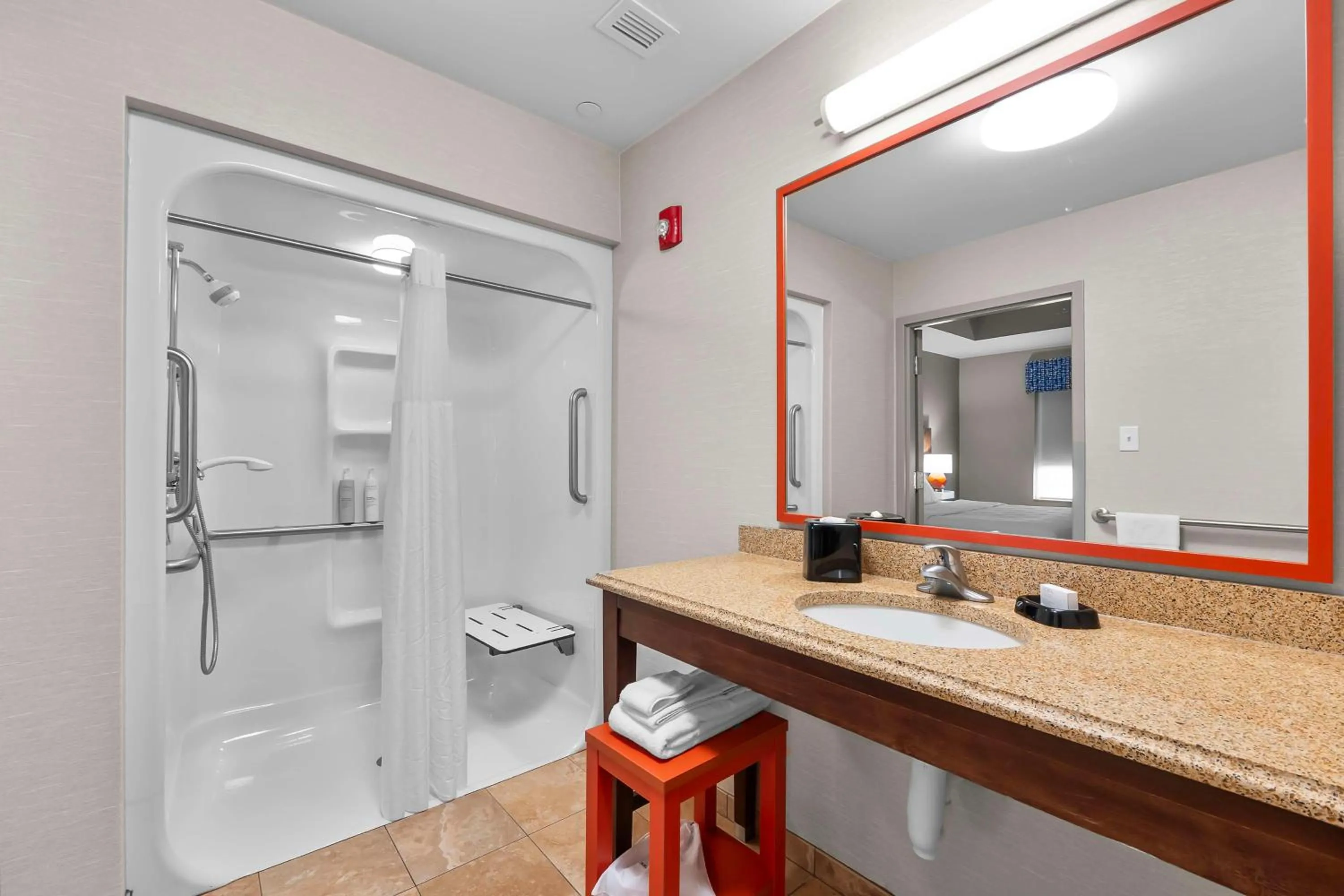 Bathroom in Hampton Inn & Suites - Saint Louis South Interstate 55