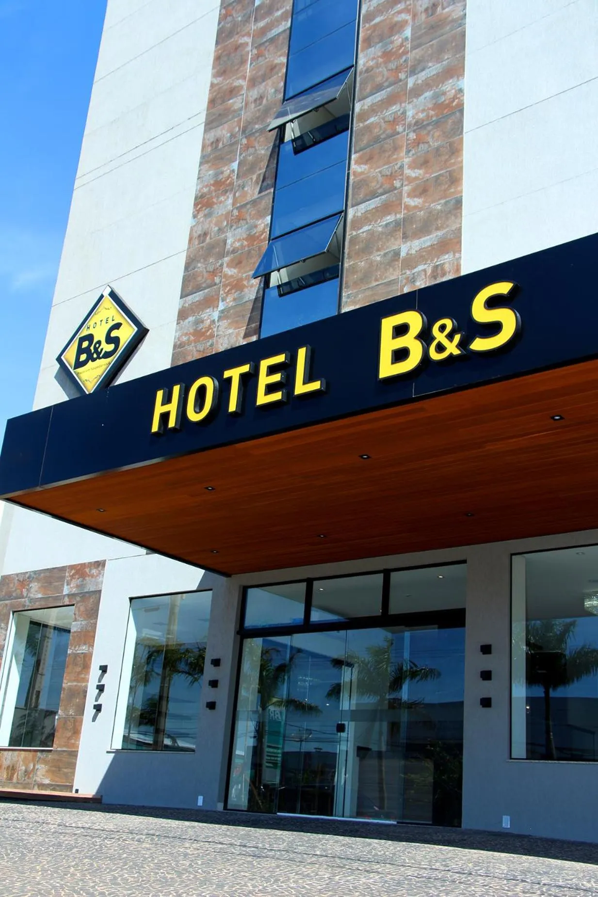 Property building in Hotel B&S