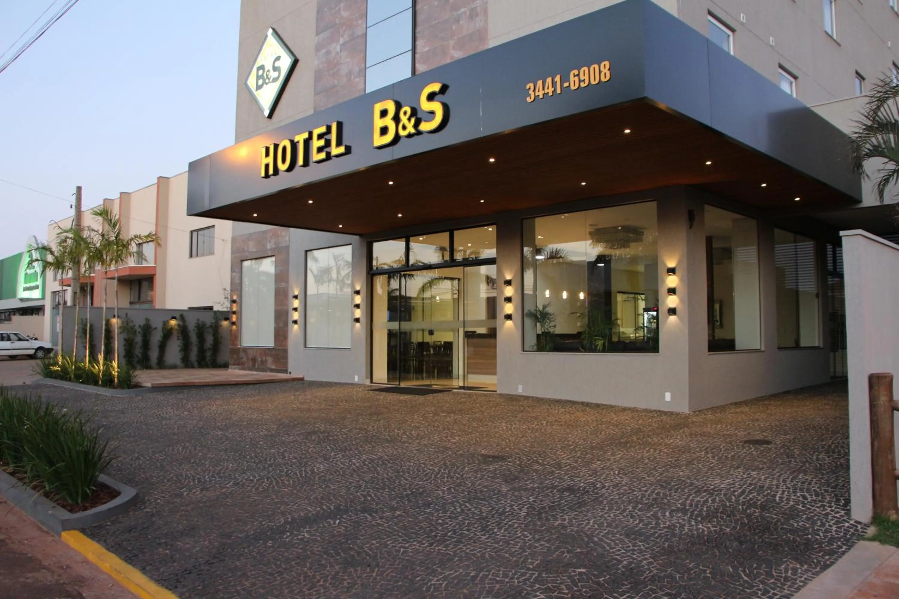 Property building in Hotel B&S