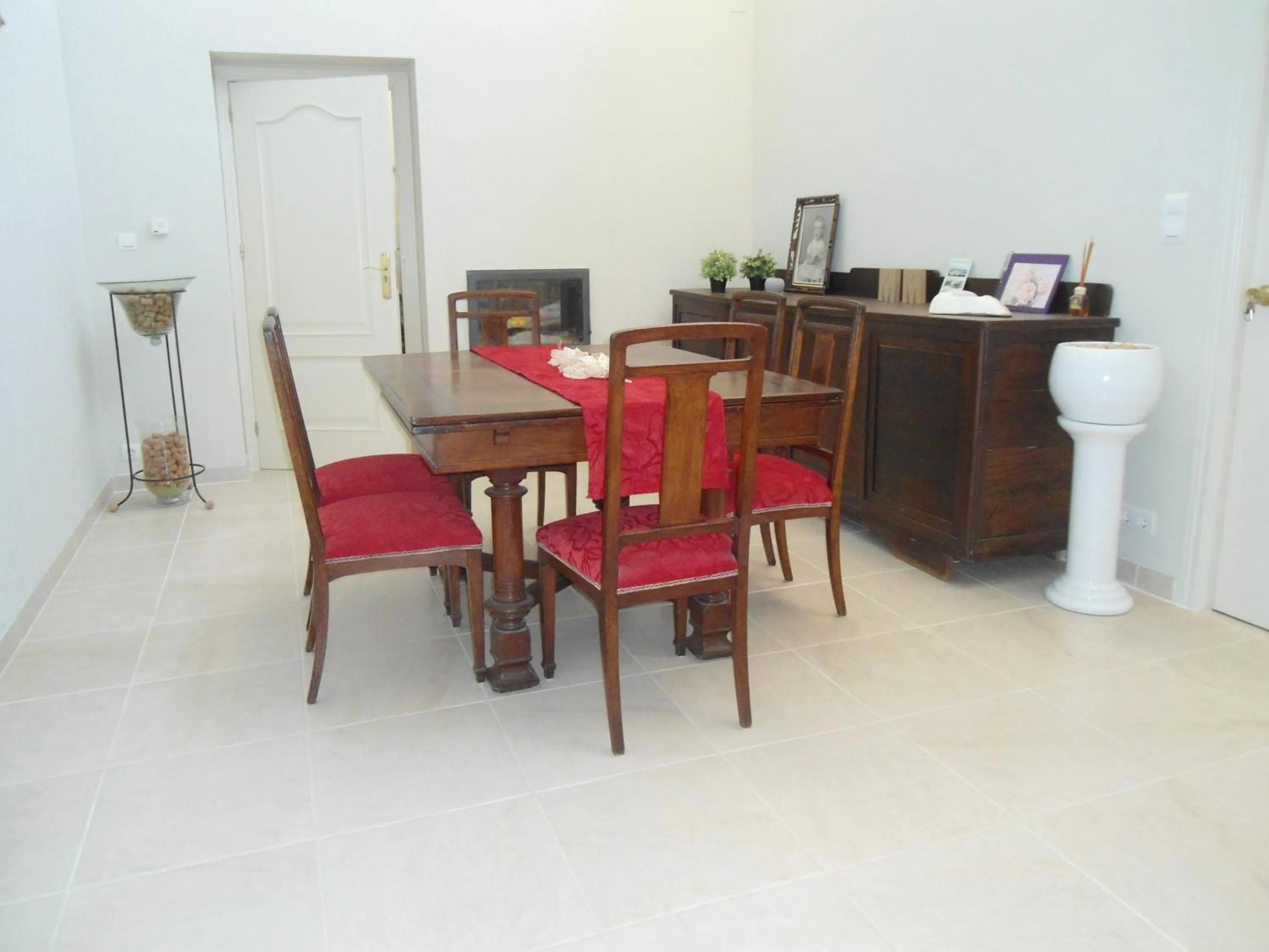 Dining area in B&B Lasnavillasmm