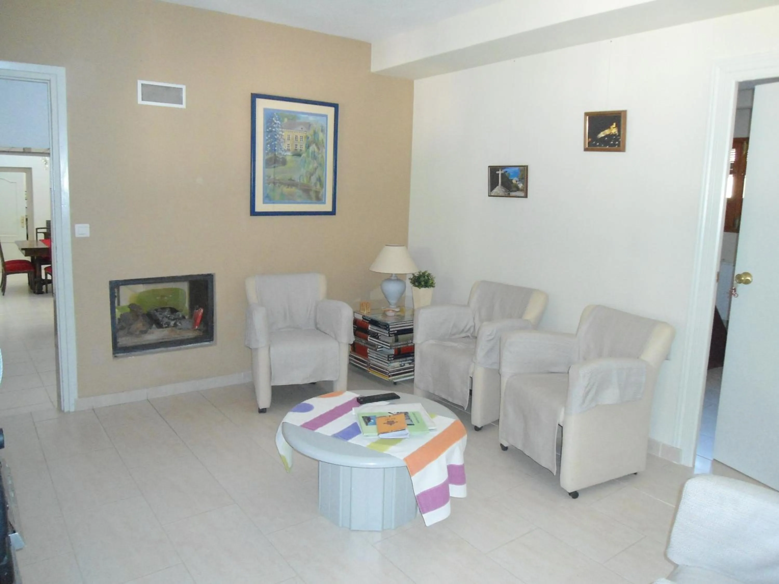 Communal lounge/ TV room in B&B Lasnavillasmm