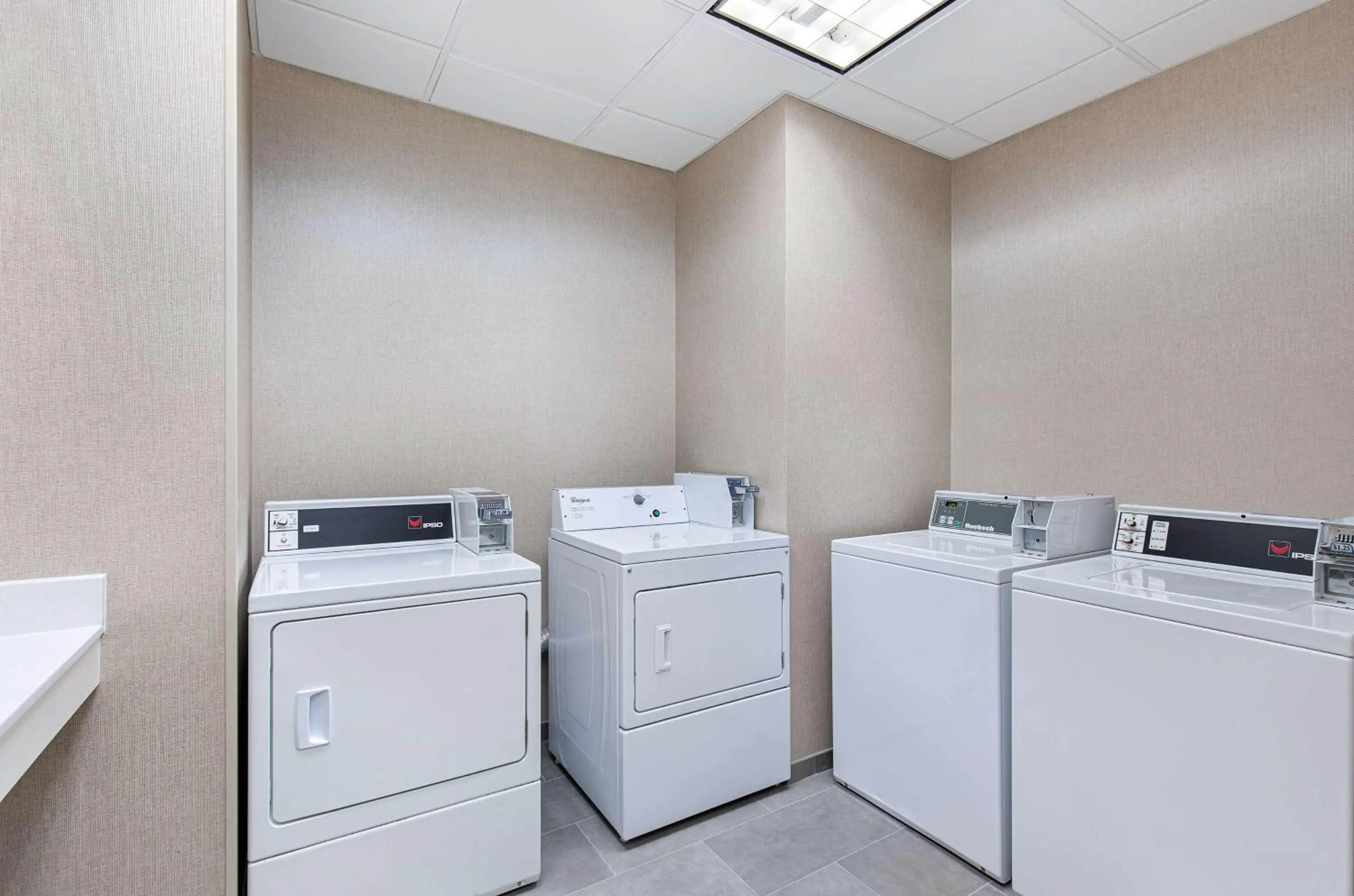 washing machine in Hampton Inn Pikeville