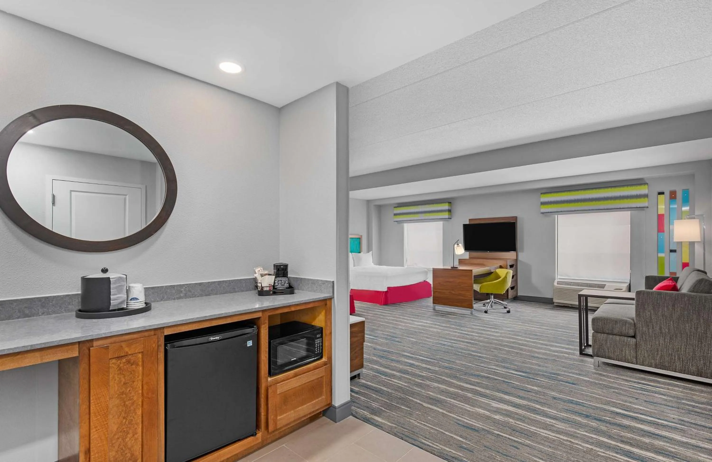 Bed in Hampton Inn Pikeville