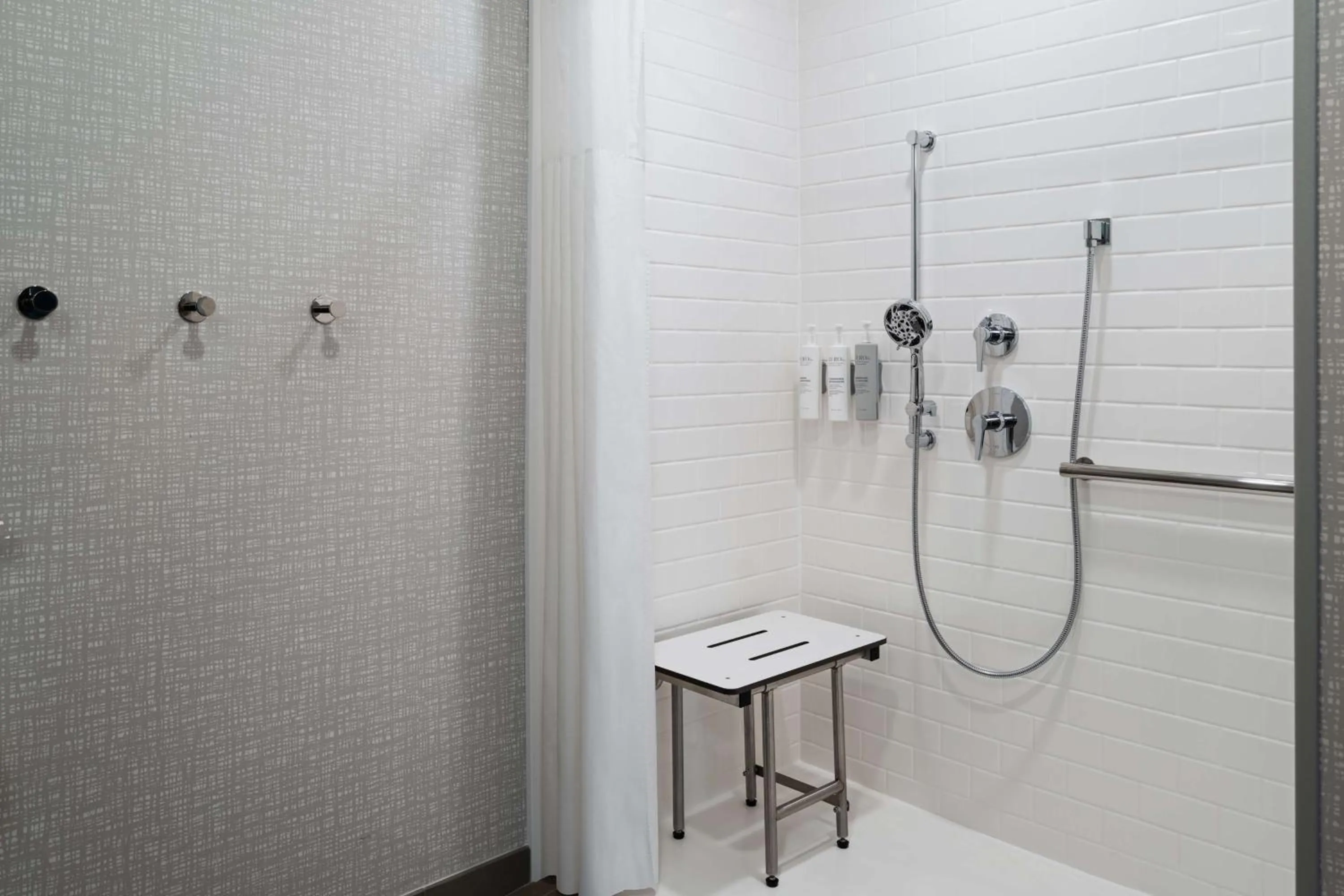 Bathroom in Hampton Inn Pikeville