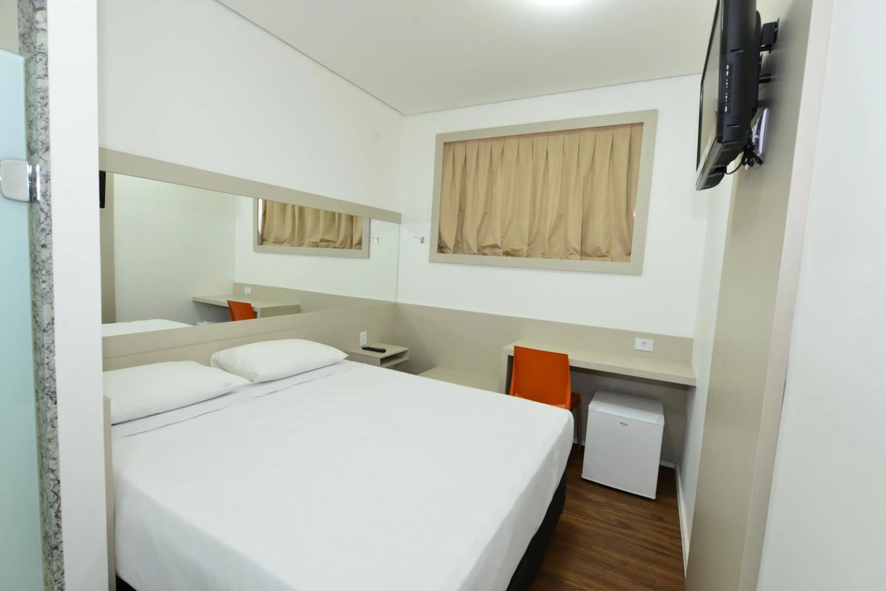 Bed in Hotel Panorama Economic