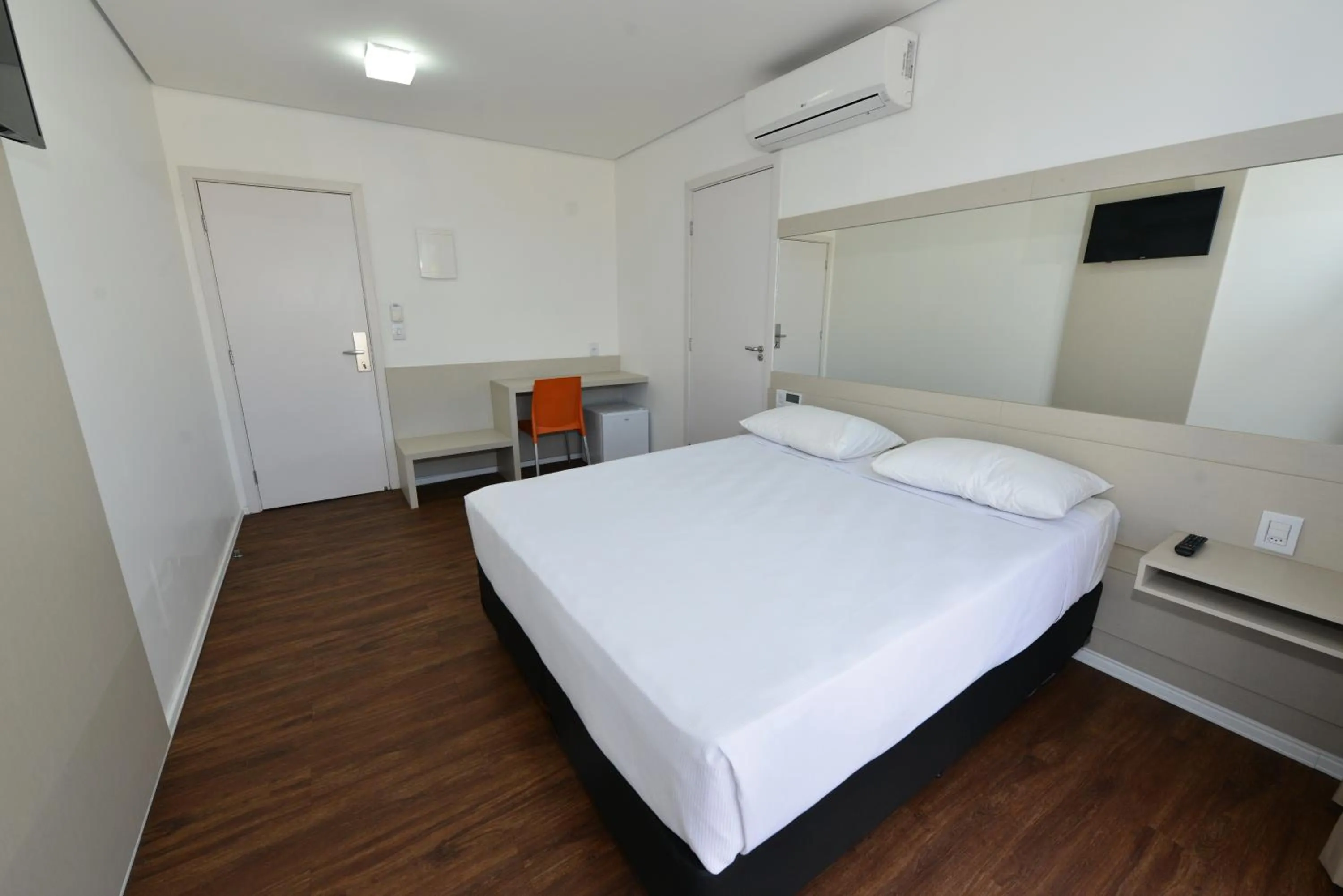 Bed in Hotel Panorama Economic