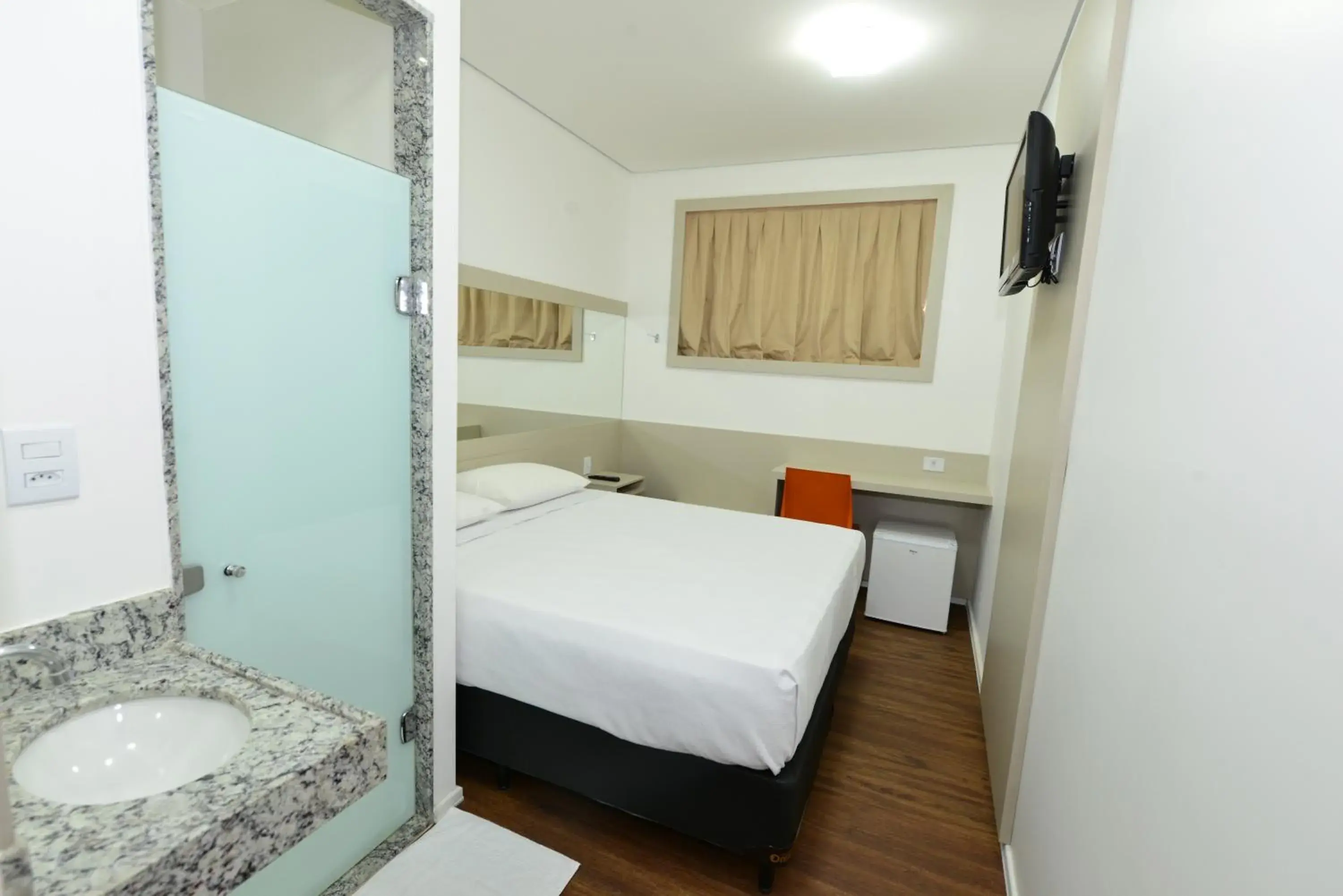 Economy Double or Twin Room - single occupancy in Hotel Panorama Economic Economy Double or Twin Room - single occupancy in Hotel Panorama Economic
