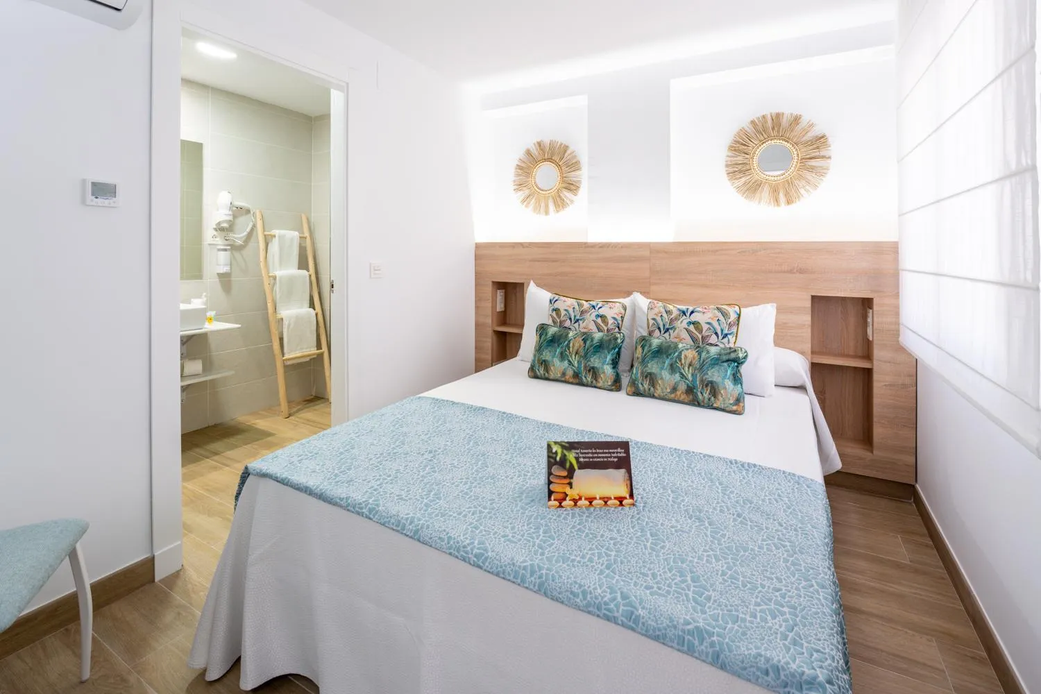 Toilet, Bed in Hostal Romerito