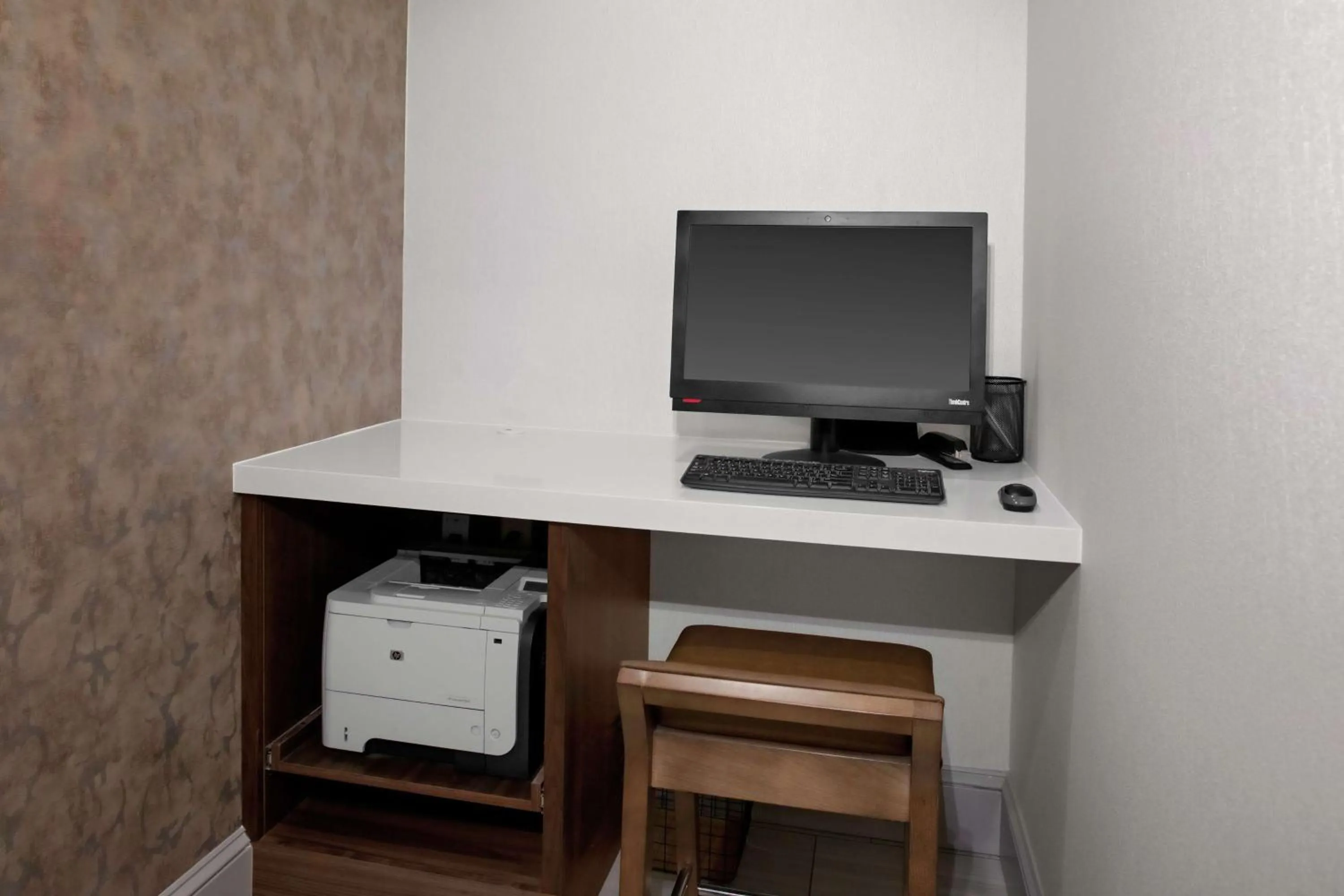 Business facilities in Hilton Garden Inn Atlanta Perimeter Center