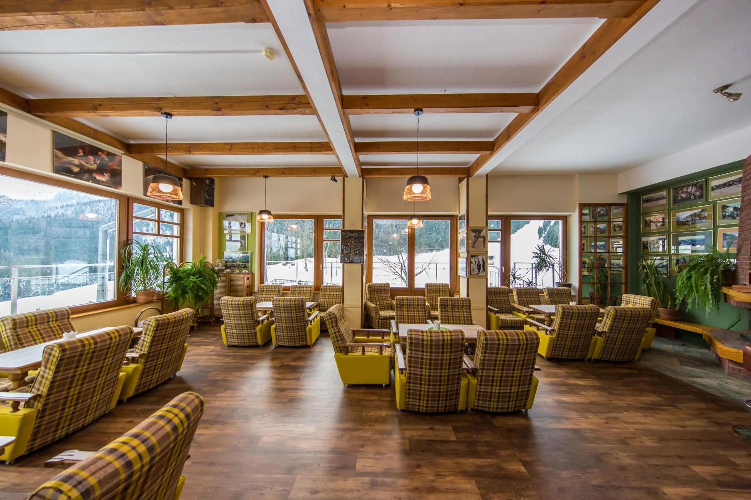 Evening entertainment in Hotel Górski Kalatówki