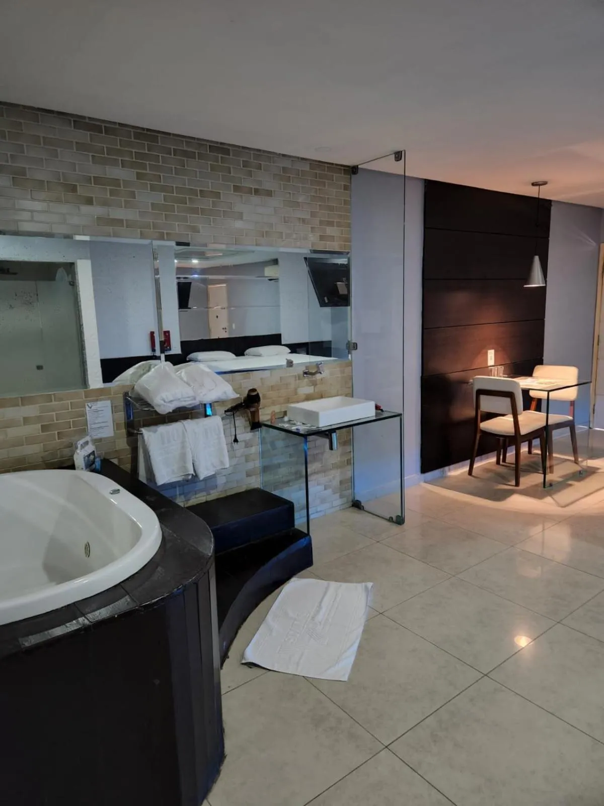 Status Motel Perimetral Adults Only