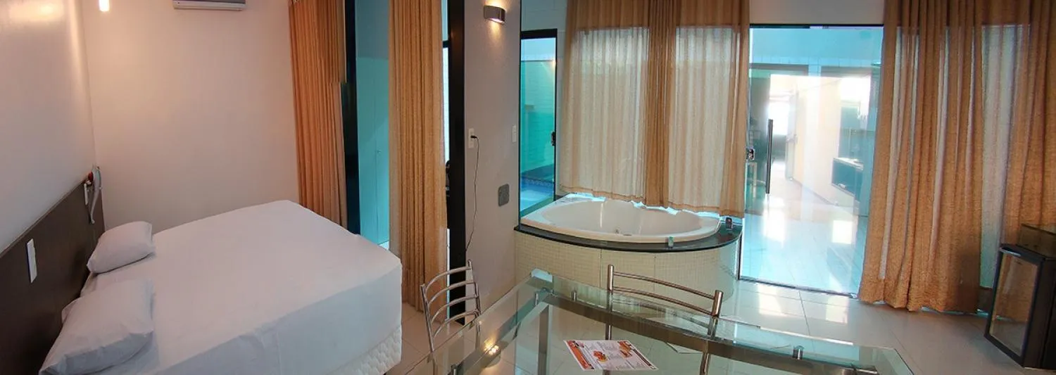Bed in Status Motel Perimetral Adults Only