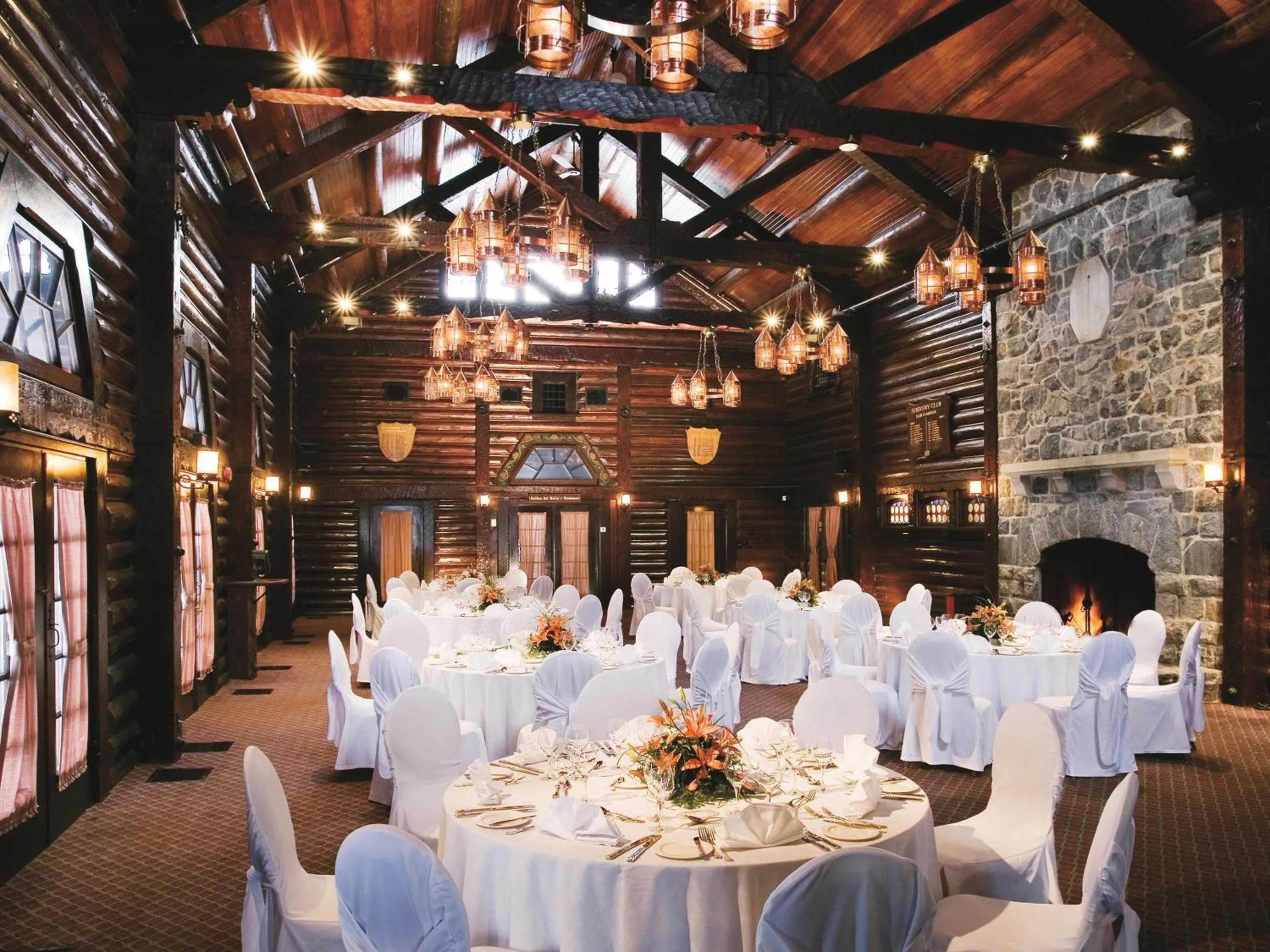 wedding in Fairmont Le Chateau Montebello