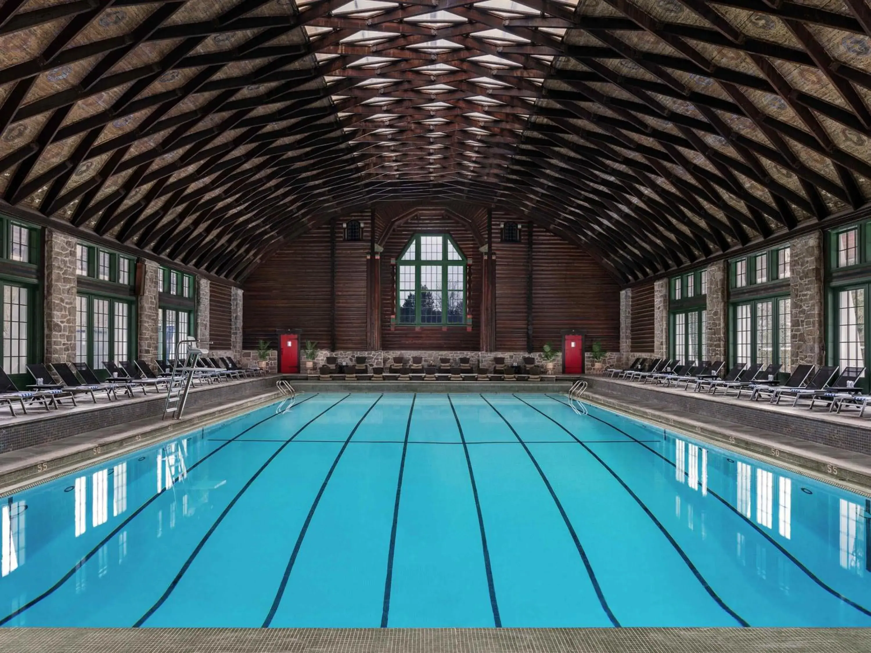 Pool view in Fairmont Le Chateau Montebello Pool view in Fairmont Le Chateau Montebello