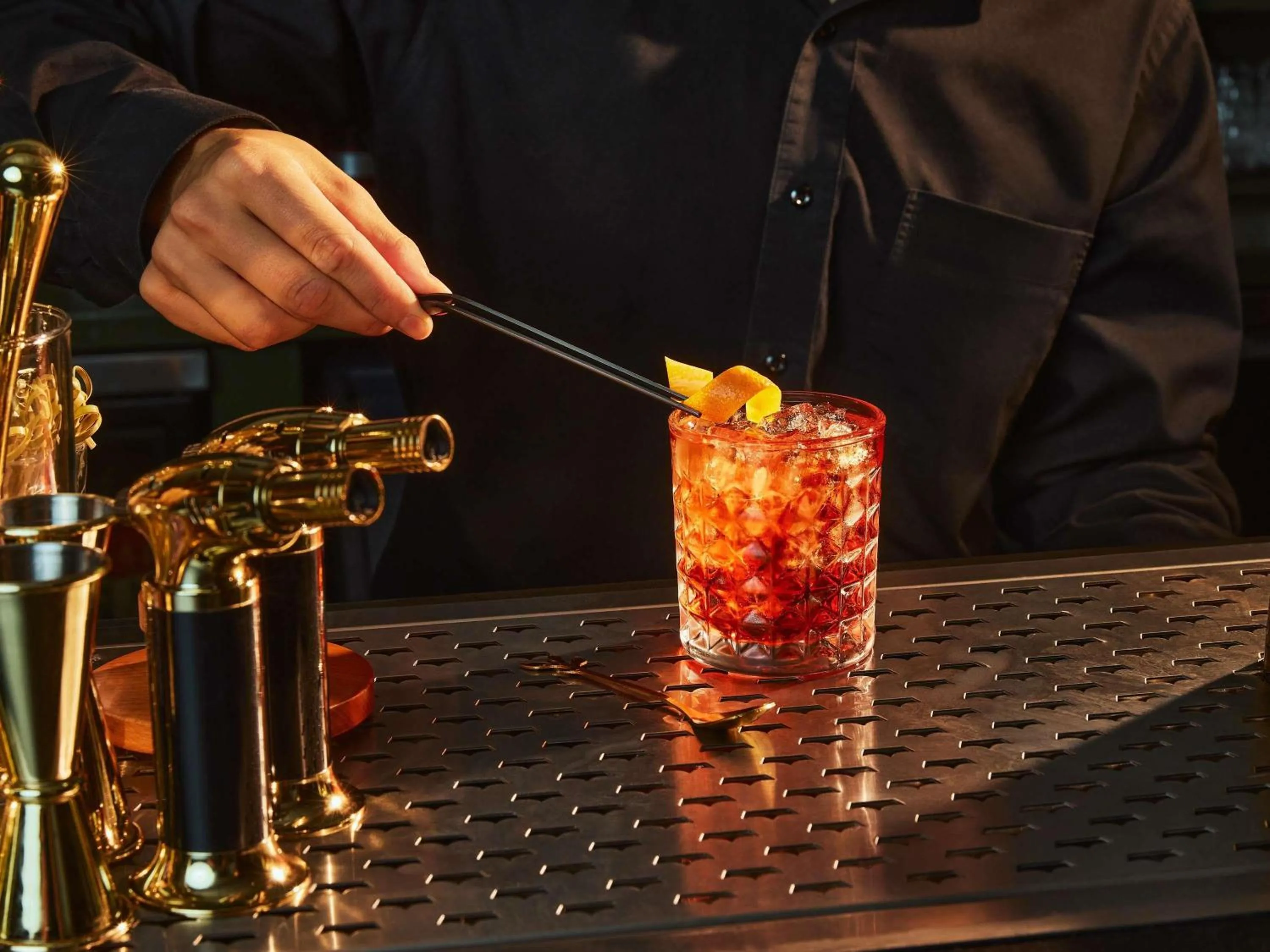 Lounge or bar in Fairmont Le Chateau Montebello