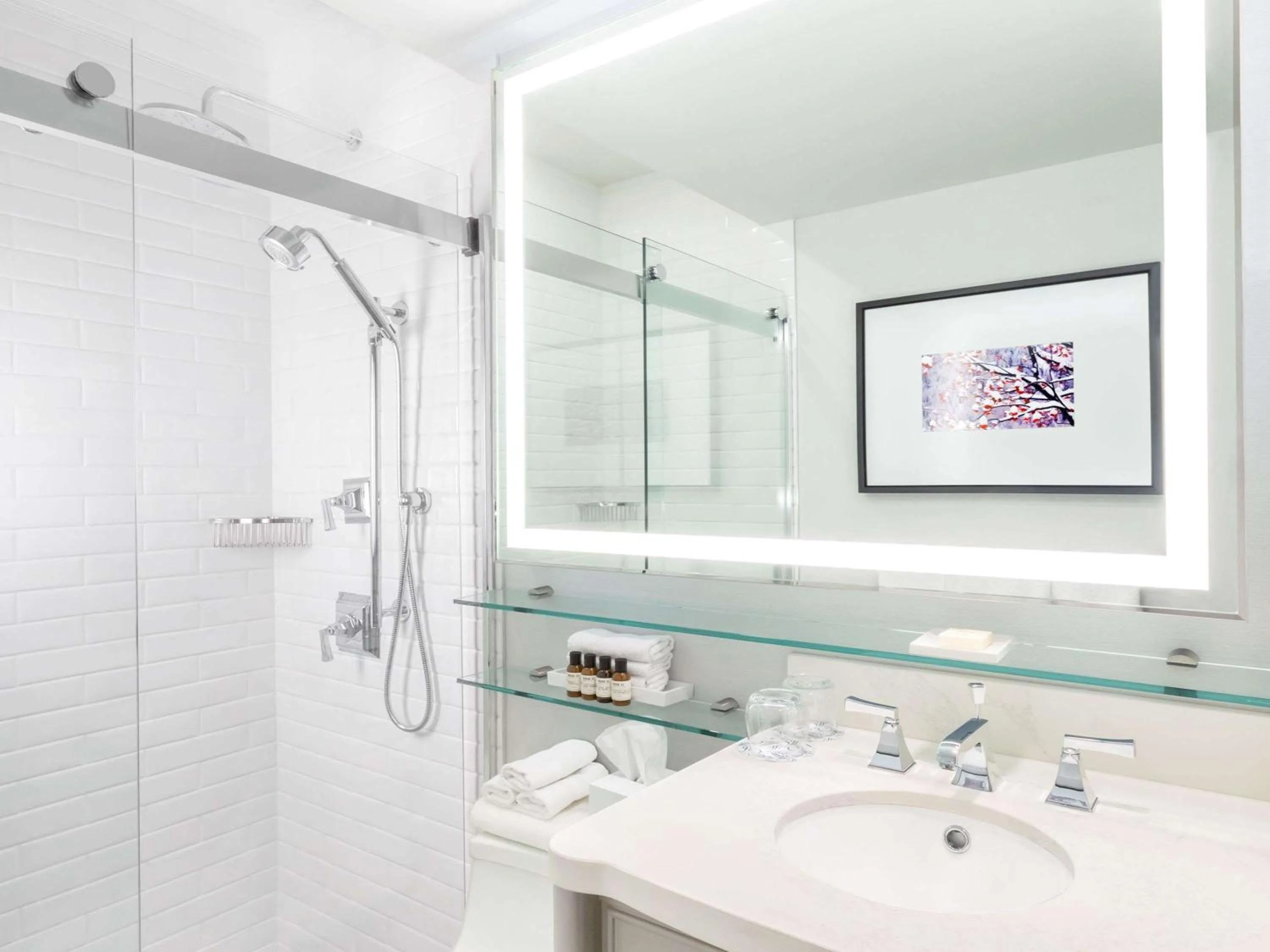 Photo of the whole room in Fairmont Le Chateau Montebello