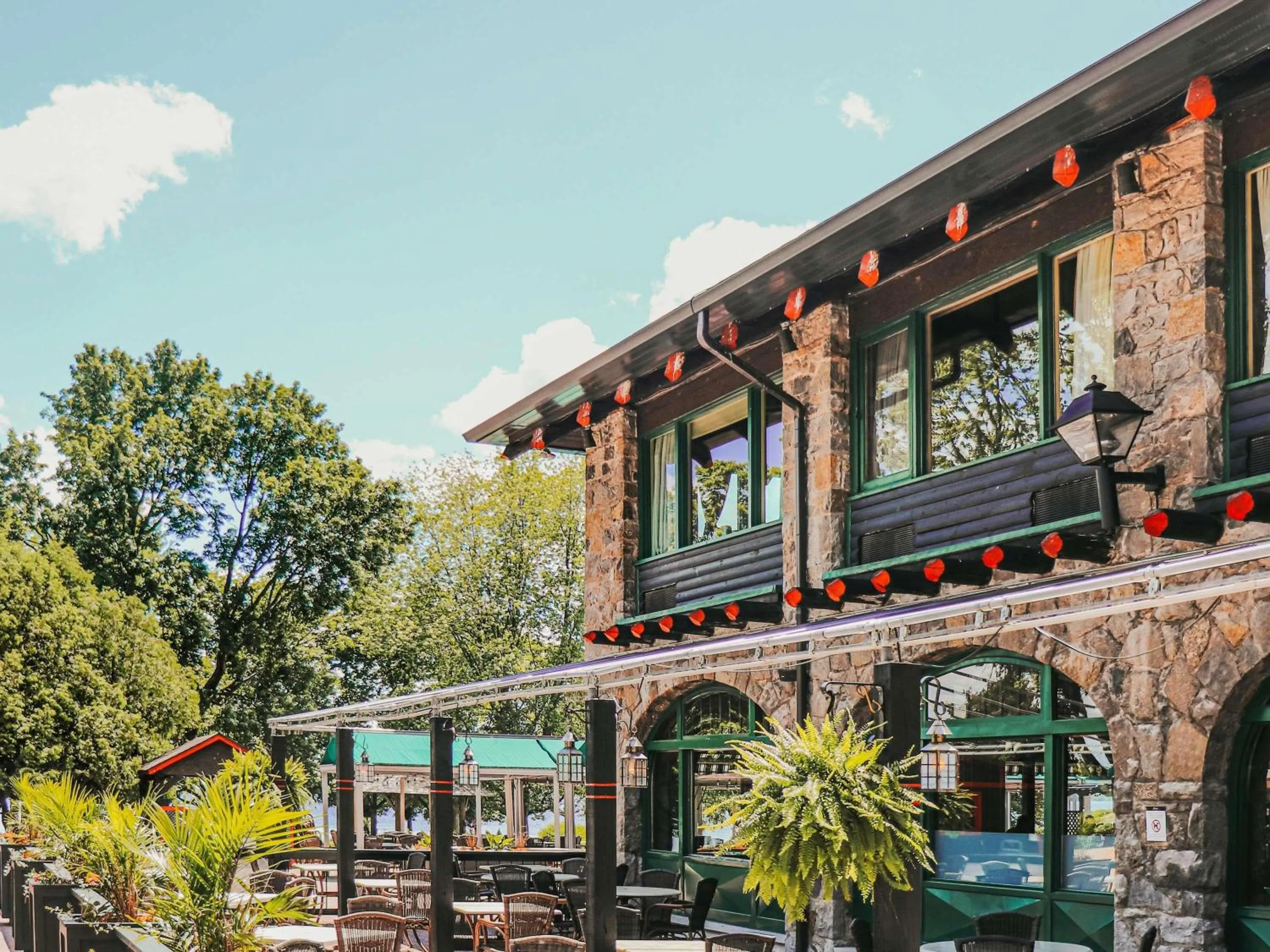 Restaurant/places to eat in Fairmont Le Chateau Montebello