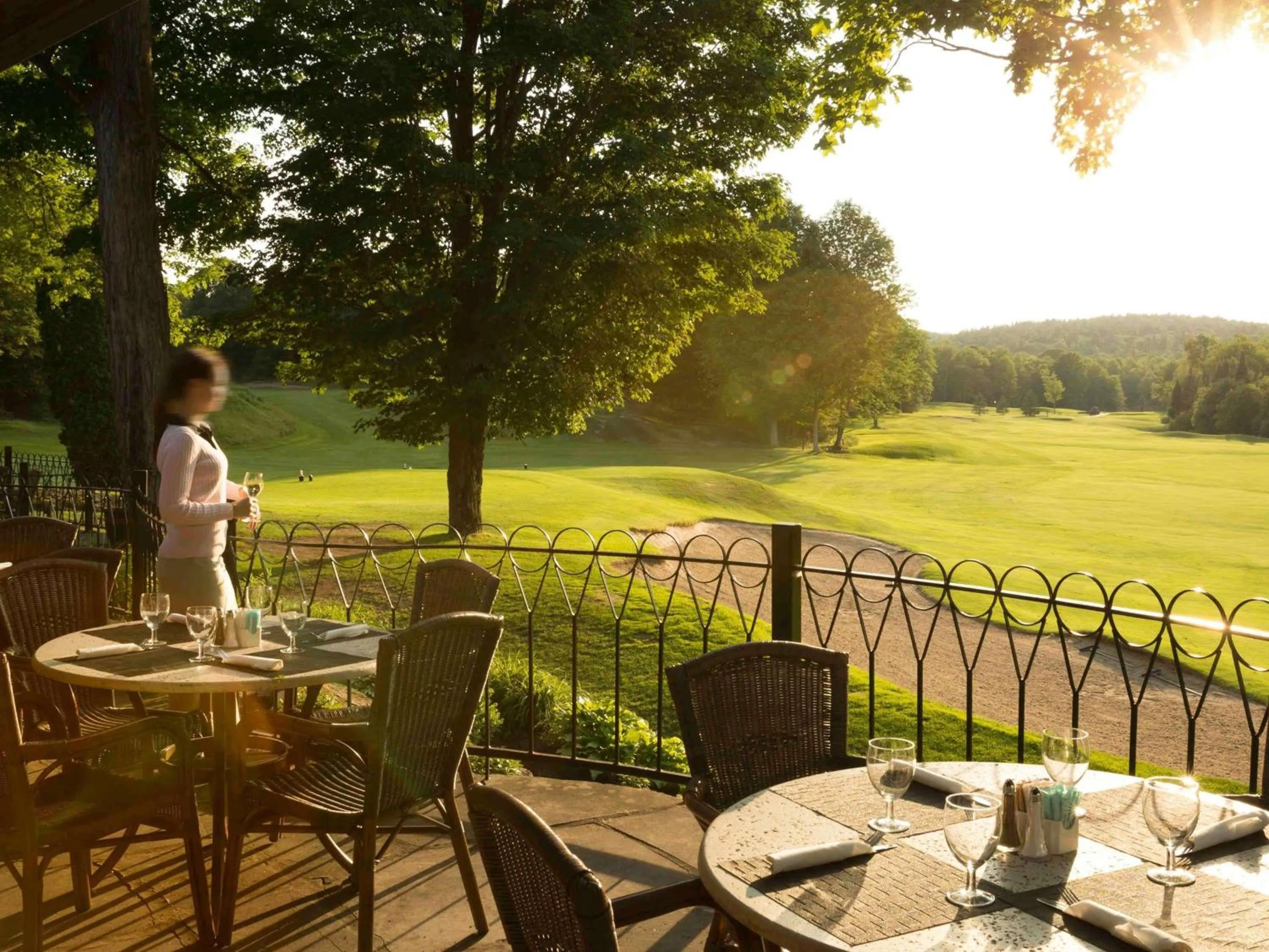 Restaurant/places to eat in Fairmont Le Chateau Montebello