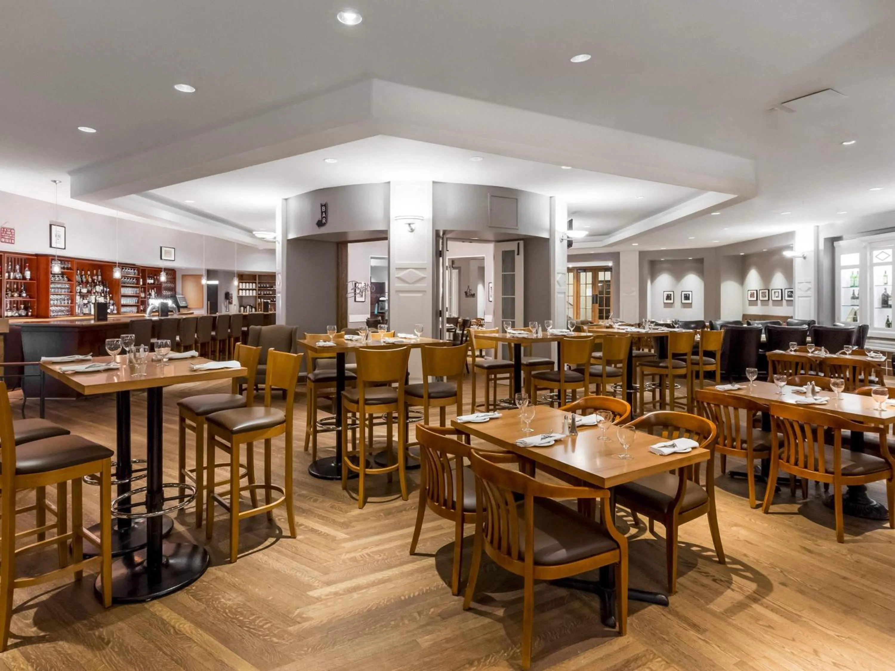 Restaurant/places to eat in Fairmont Le Chateau Montebello