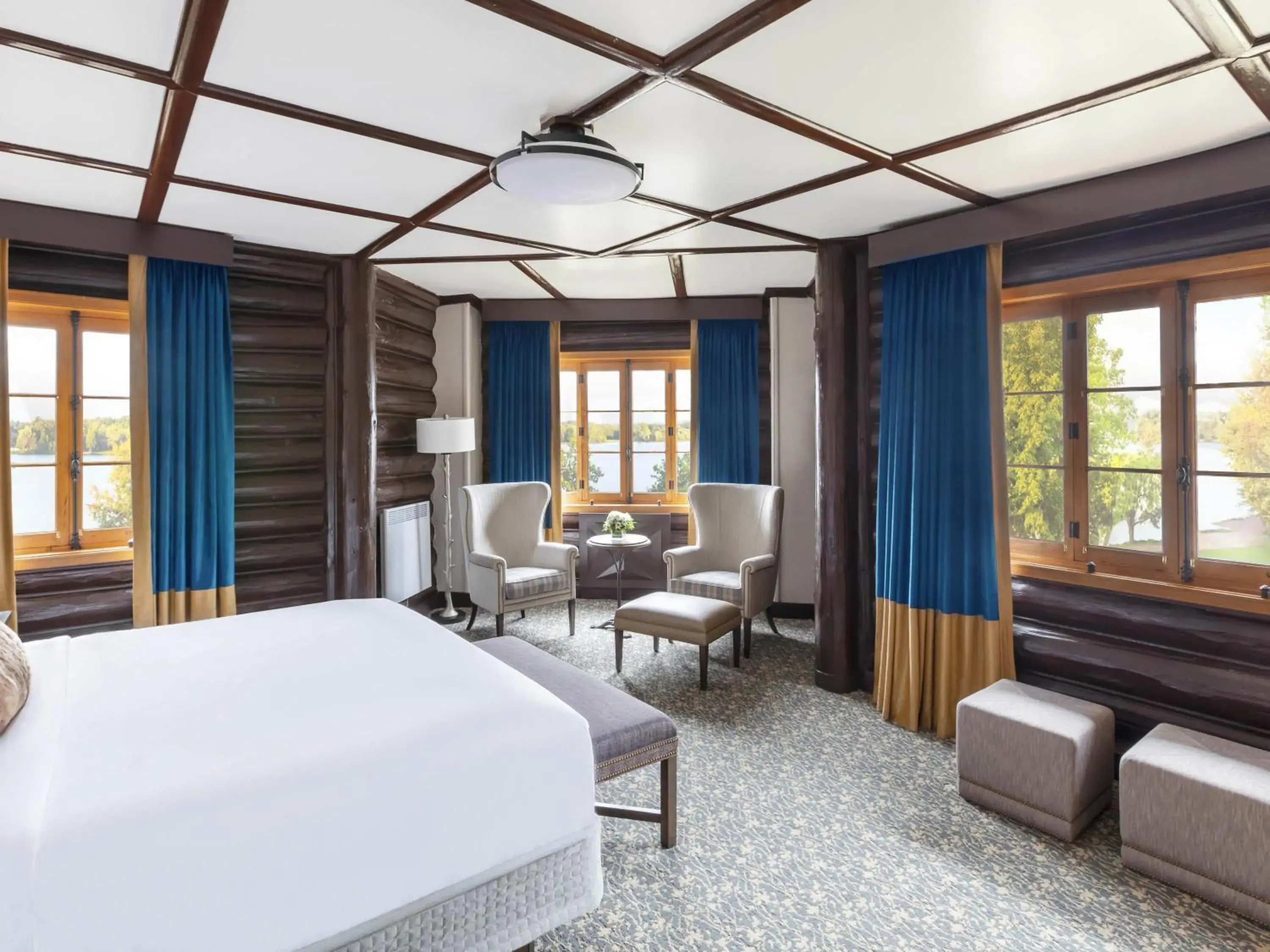 Bedroom, Bed in Fairmont Le Chateau Montebello Bedroom, Bed in Fairmont Le Chateau Montebello