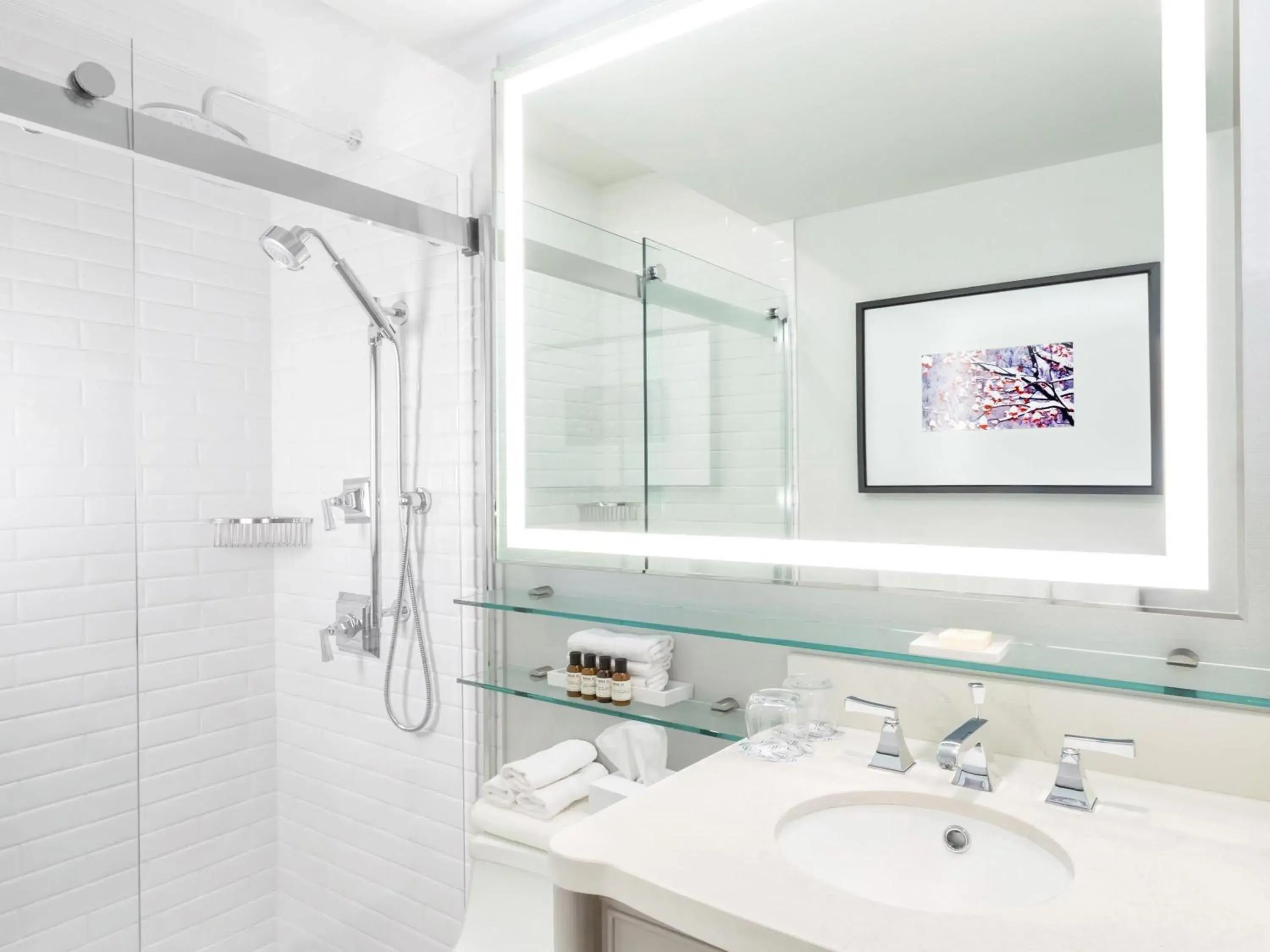 Bedroom in Fairmont Le Chateau Montebello Bedroom in Fairmont Le Chateau Montebello