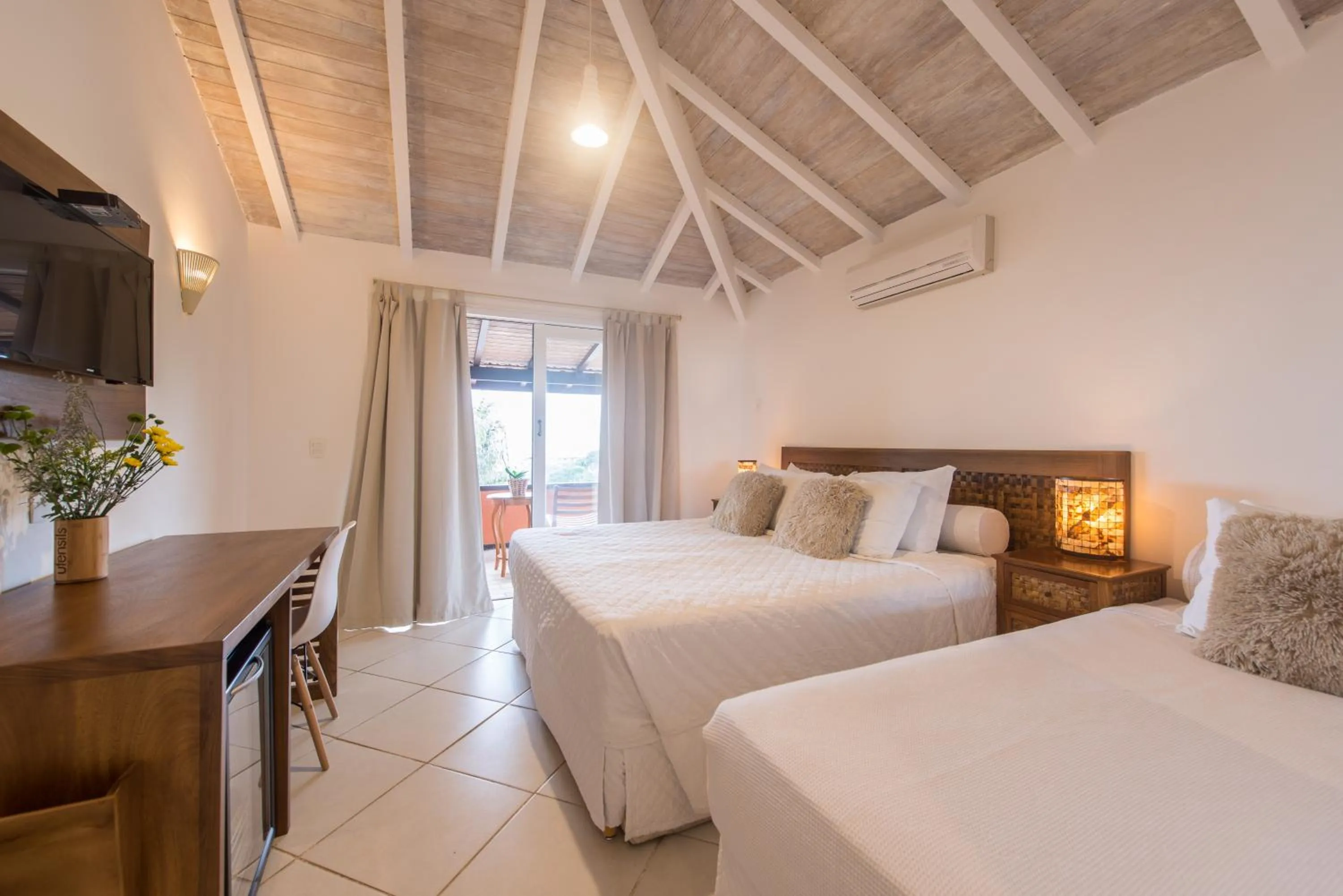 Photo of the whole room, Bed in La Pedrera Small Hotel & Spa