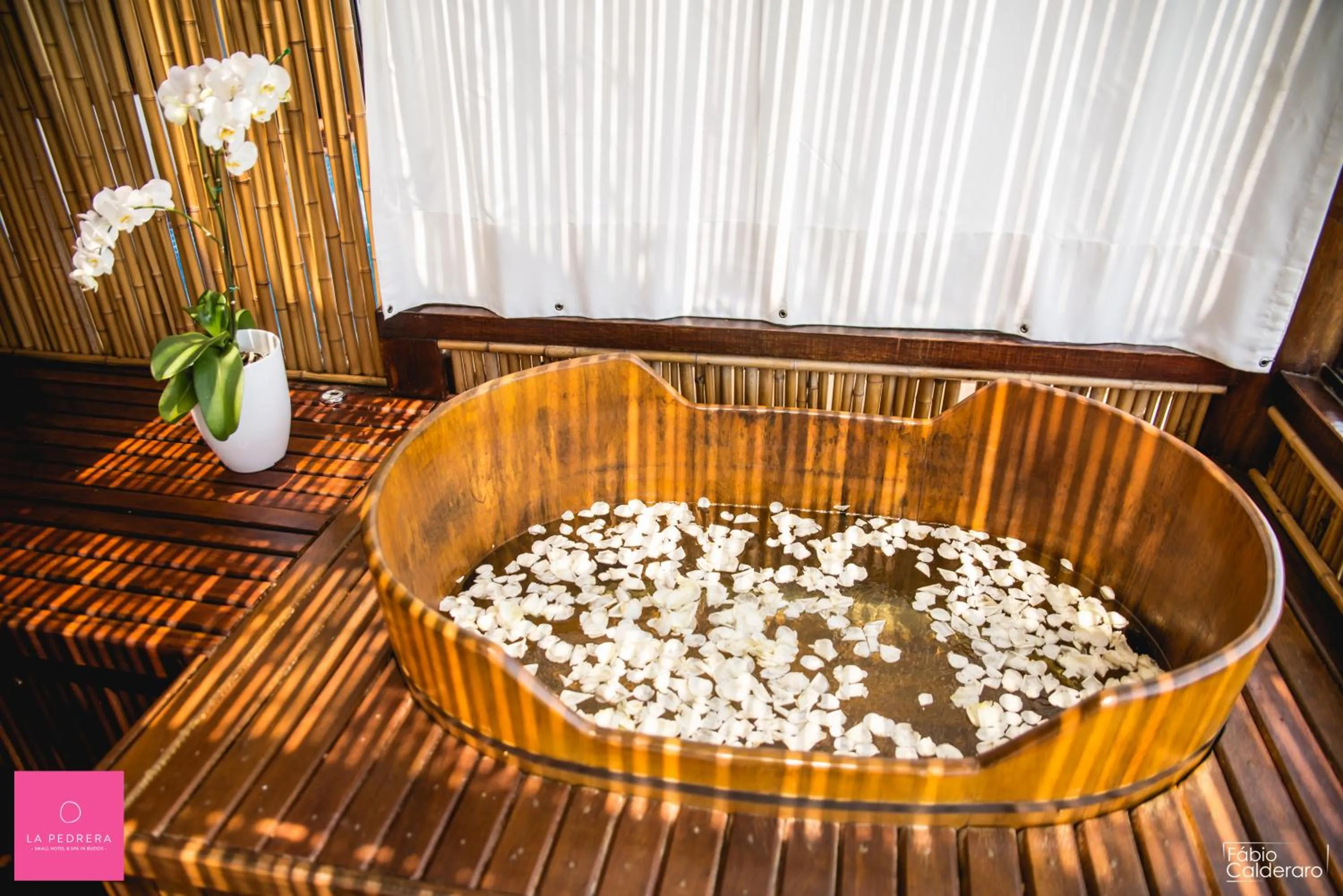 Hot Spring Bath in La Pedrera Small Hotel & Spa