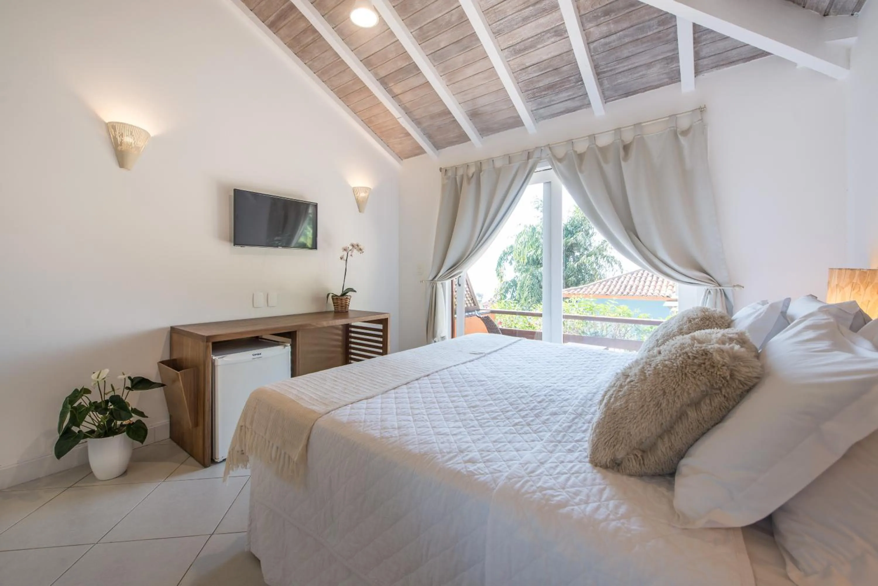 Decorative detail, Bed in La Pedrera Small Hotel & Spa