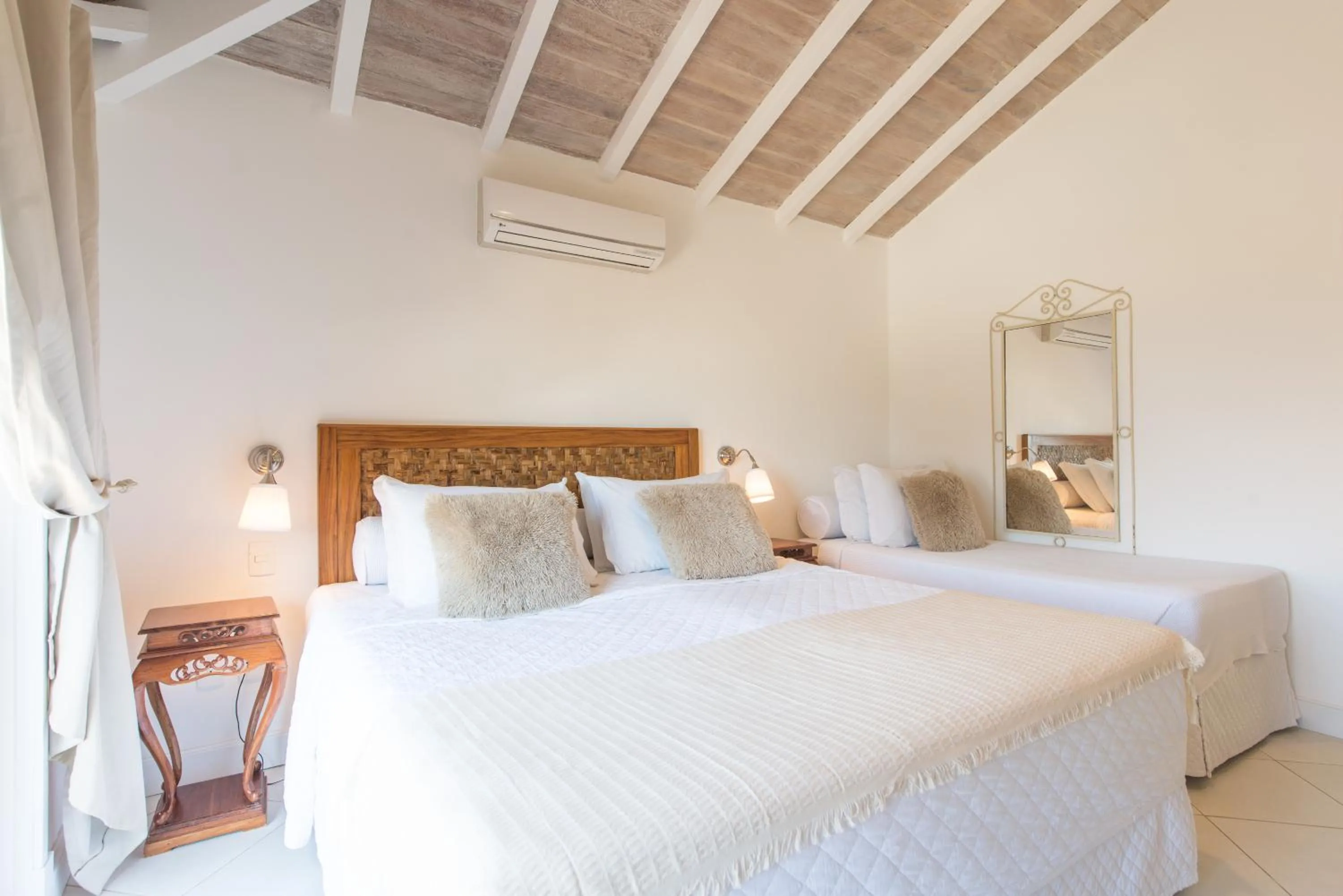 Photo of the whole room, Bed in La Pedrera Small Hotel & Spa