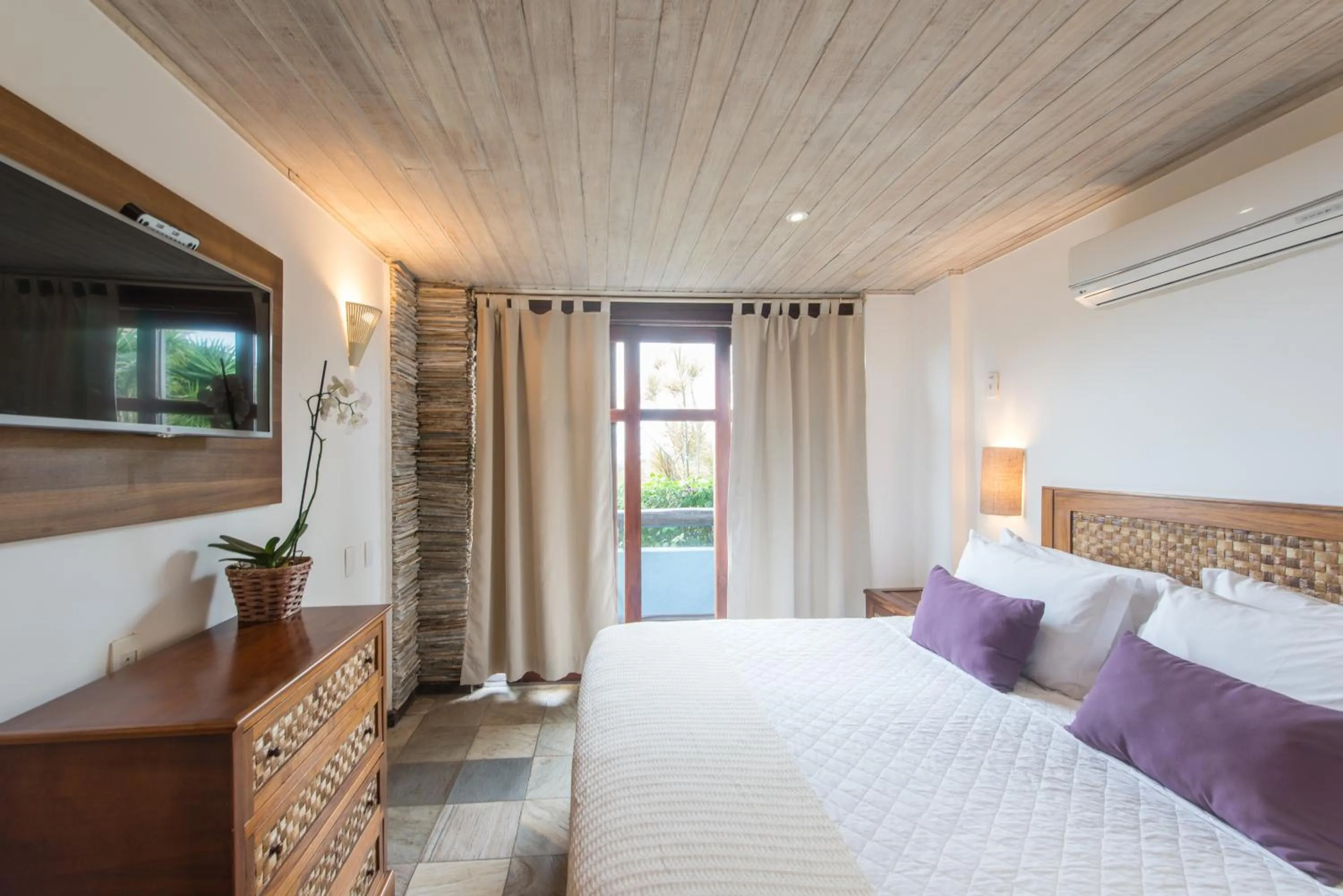 Photo of the whole room, Bed in La Pedrera Small Hotel & Spa