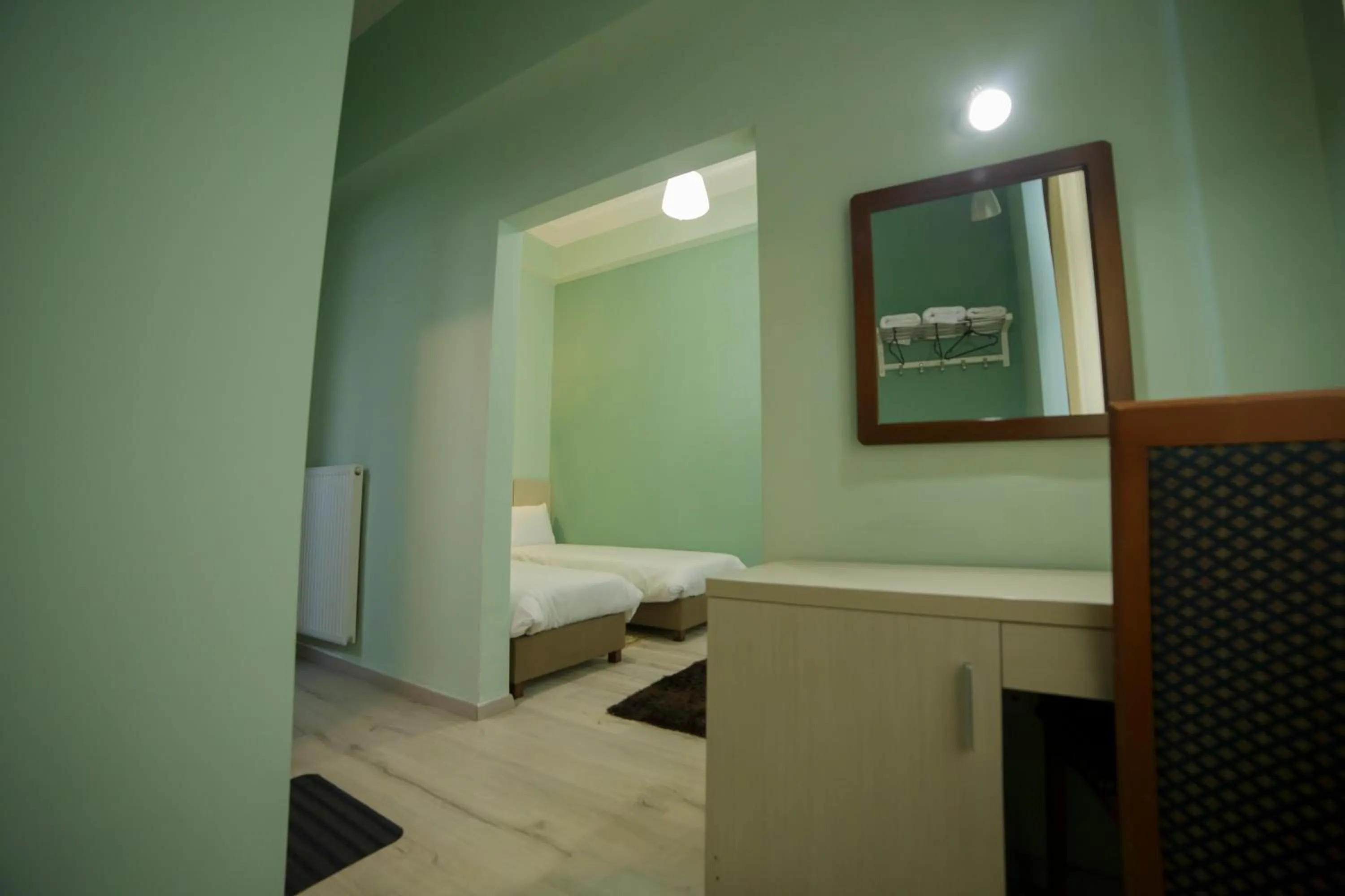 Photo of the whole room in Atlantis