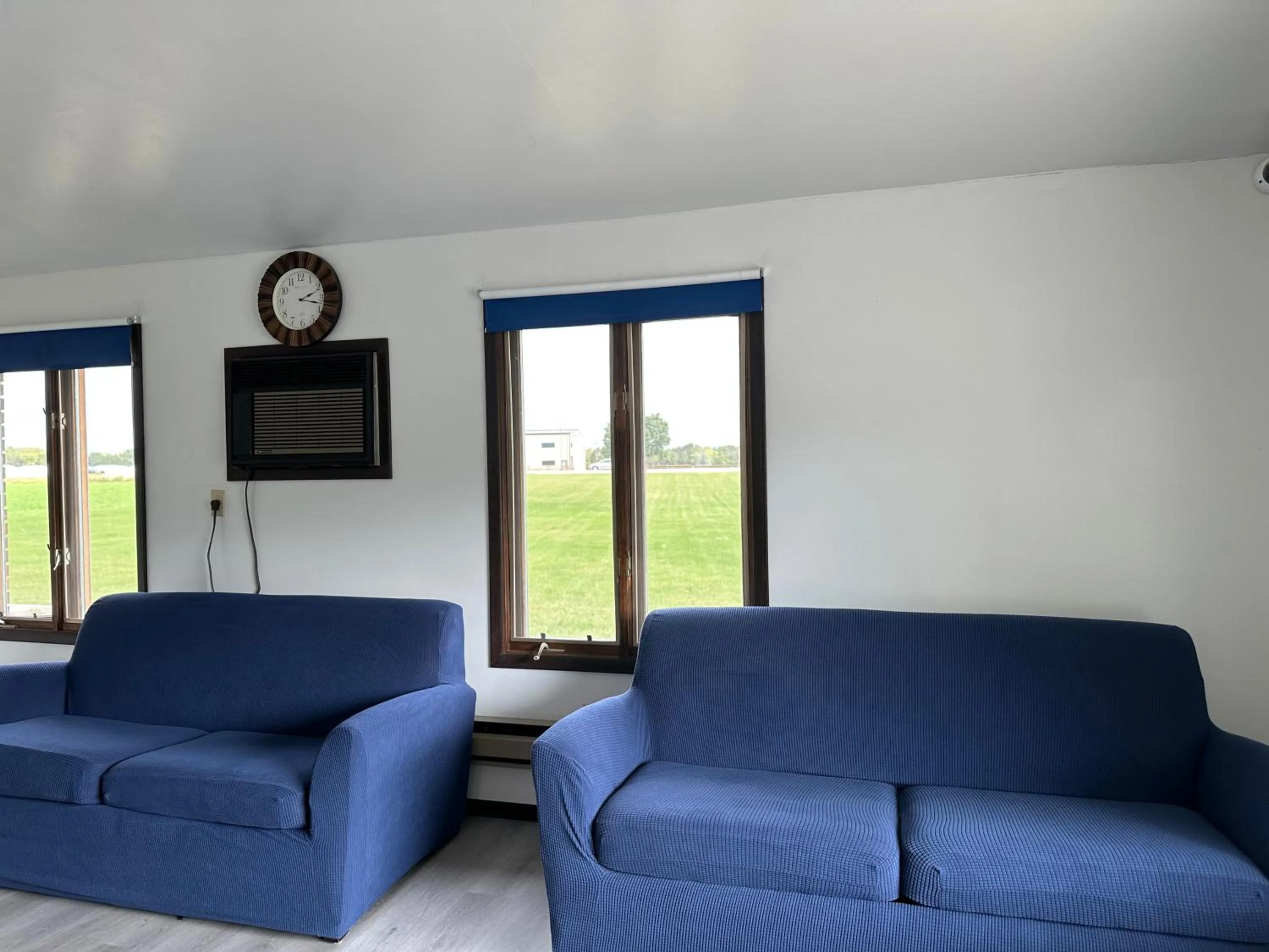 Lobby or reception in Skyview Motel - Prairie du Sac