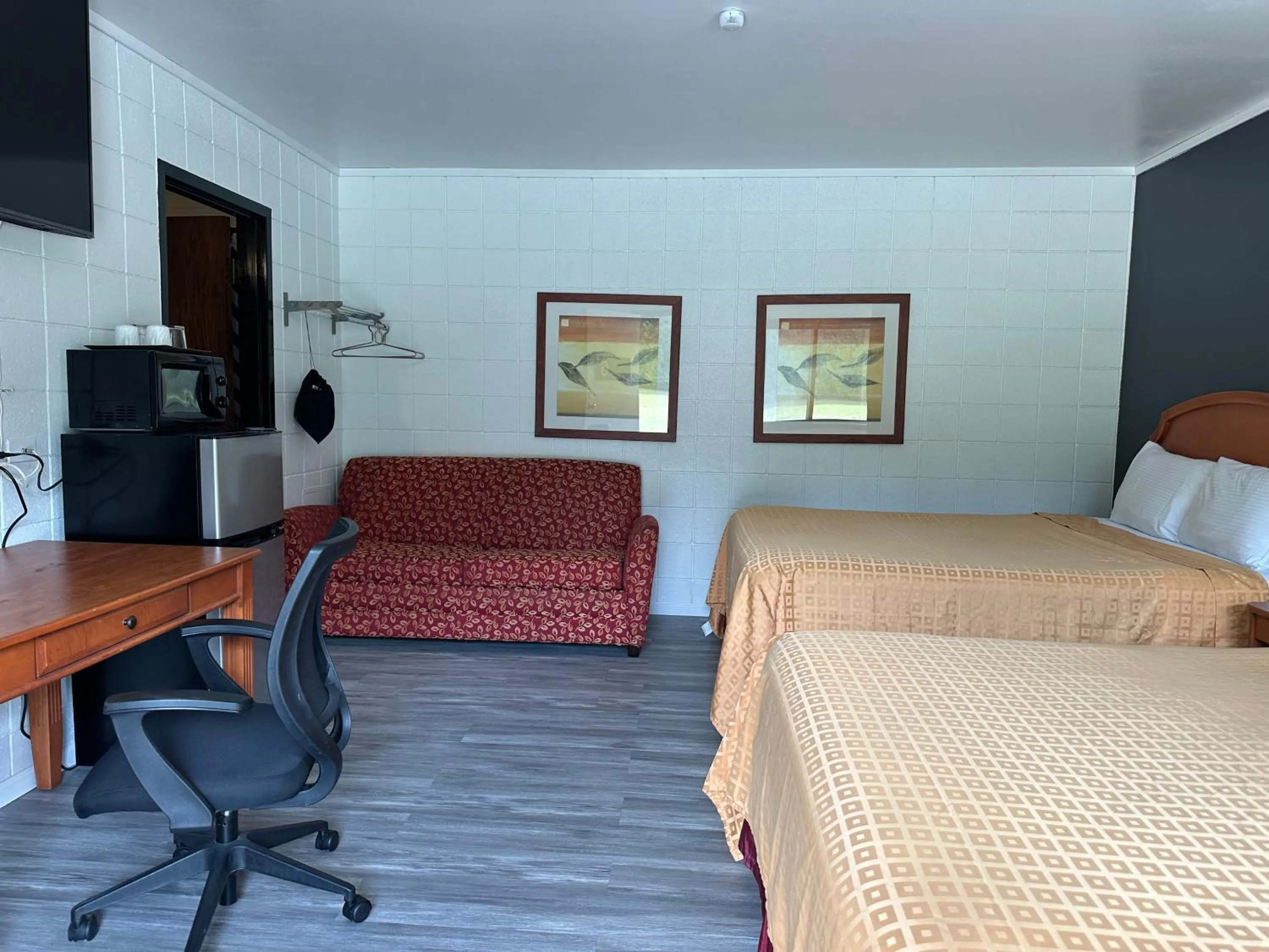 Photo of the whole room, Bed in Skyview Motel - Prairie du Sac