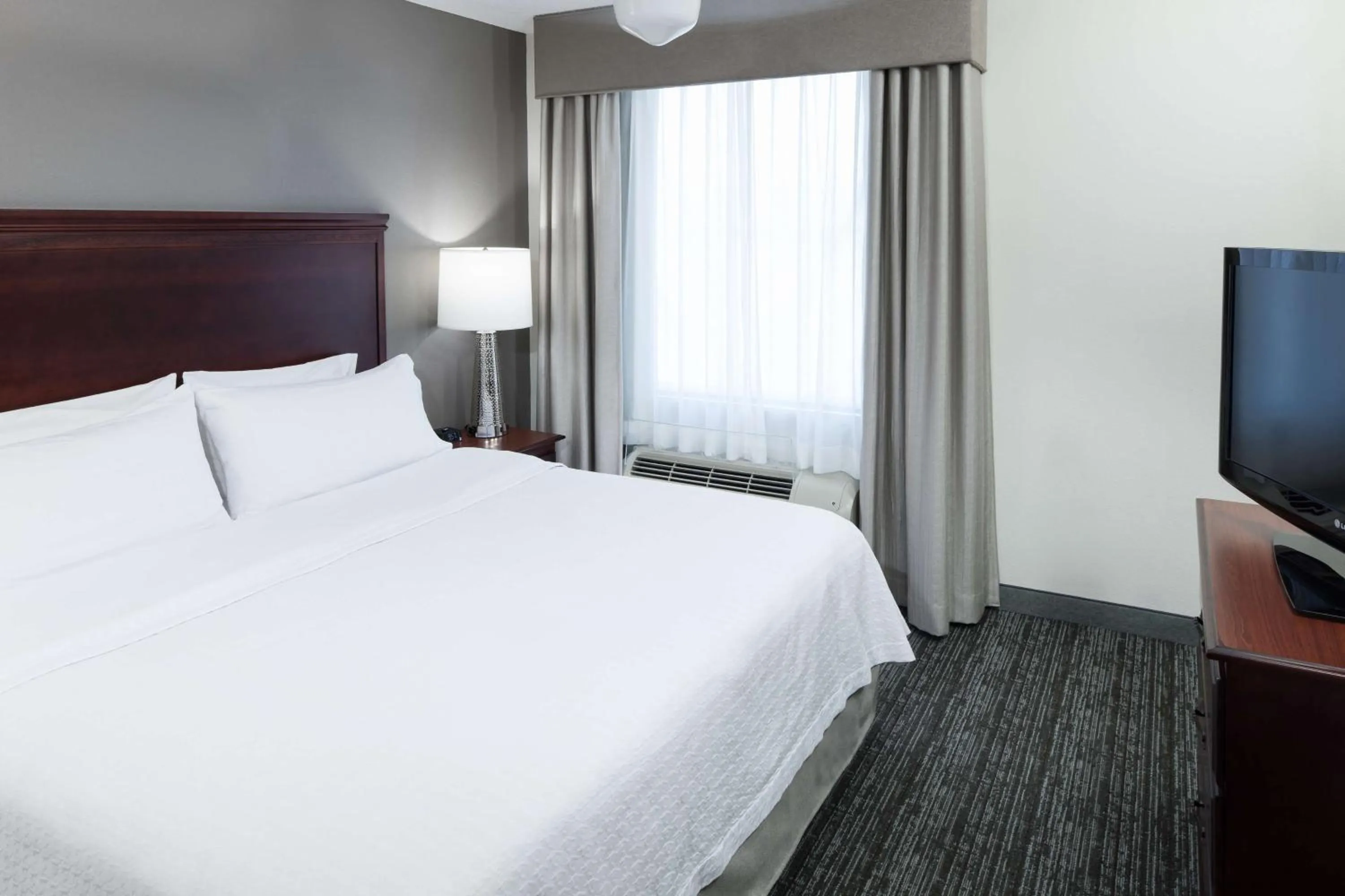 Bed in Homewood Suites by Hilton Huntsville-Village of Providence