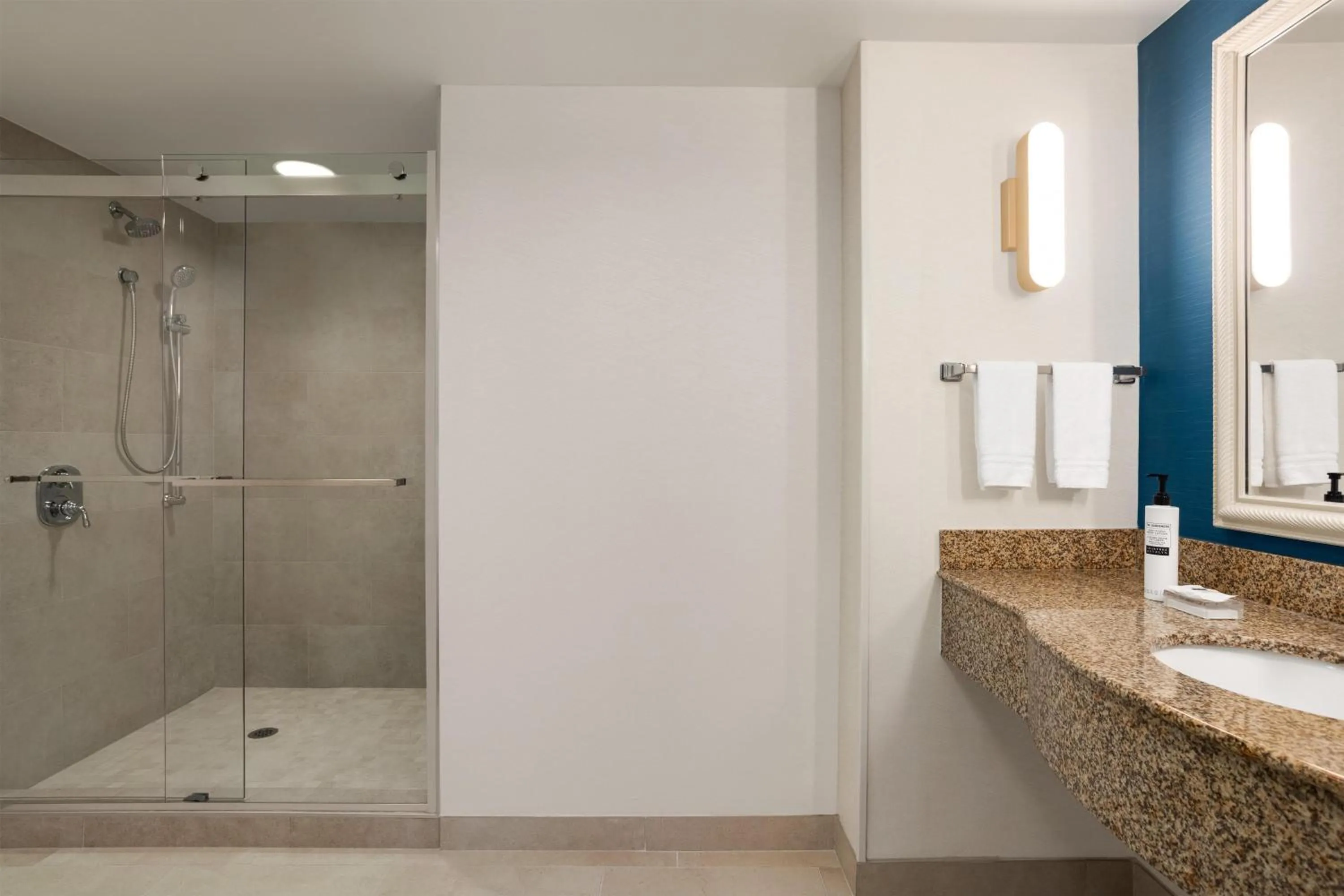 Bathroom in Hilton Garden Inn Fort Myers Airport/FGCU